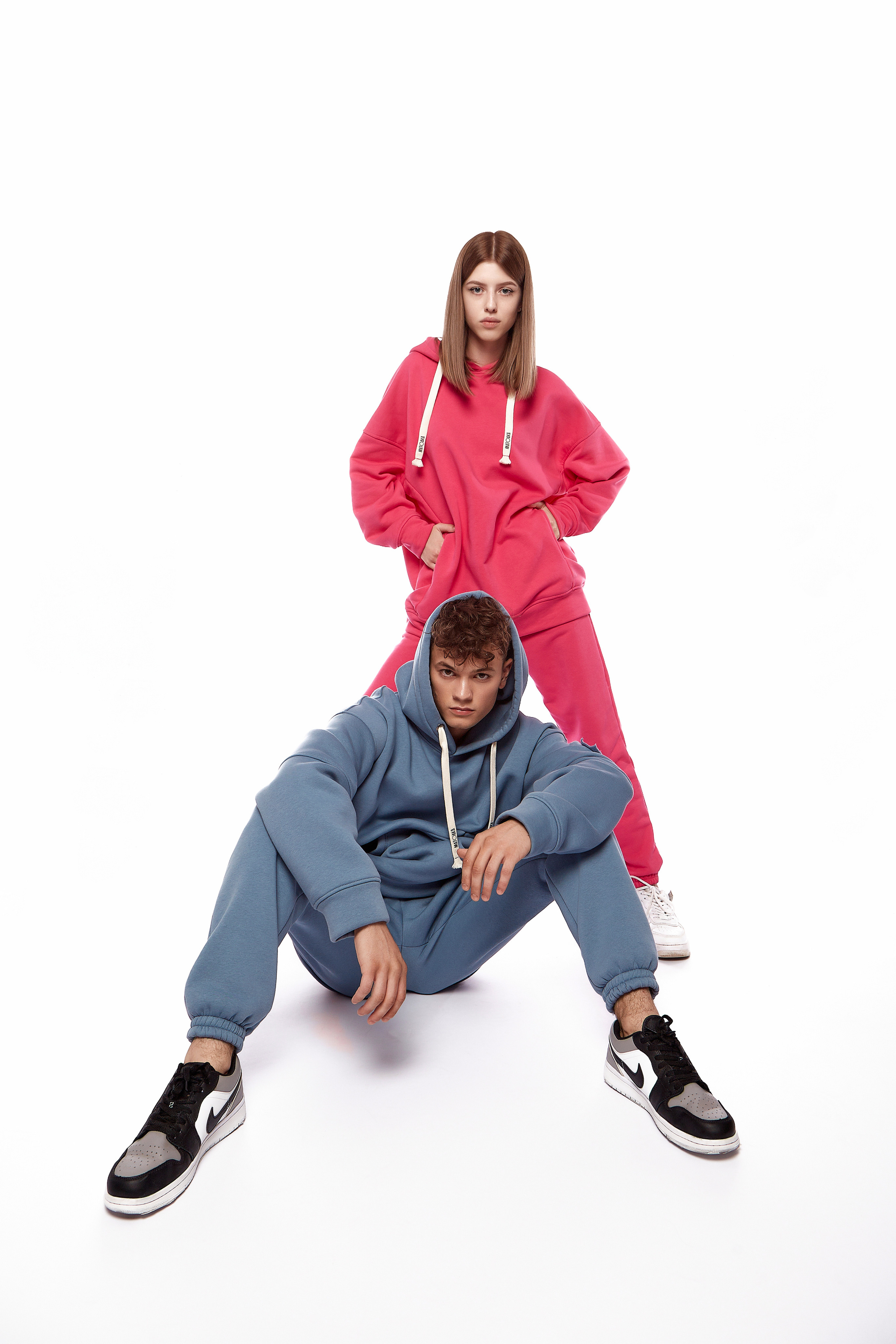 Съемка одежды для маркетплейсов в Краснодаре. Фотограф Руслан Потапов в Краснодаре