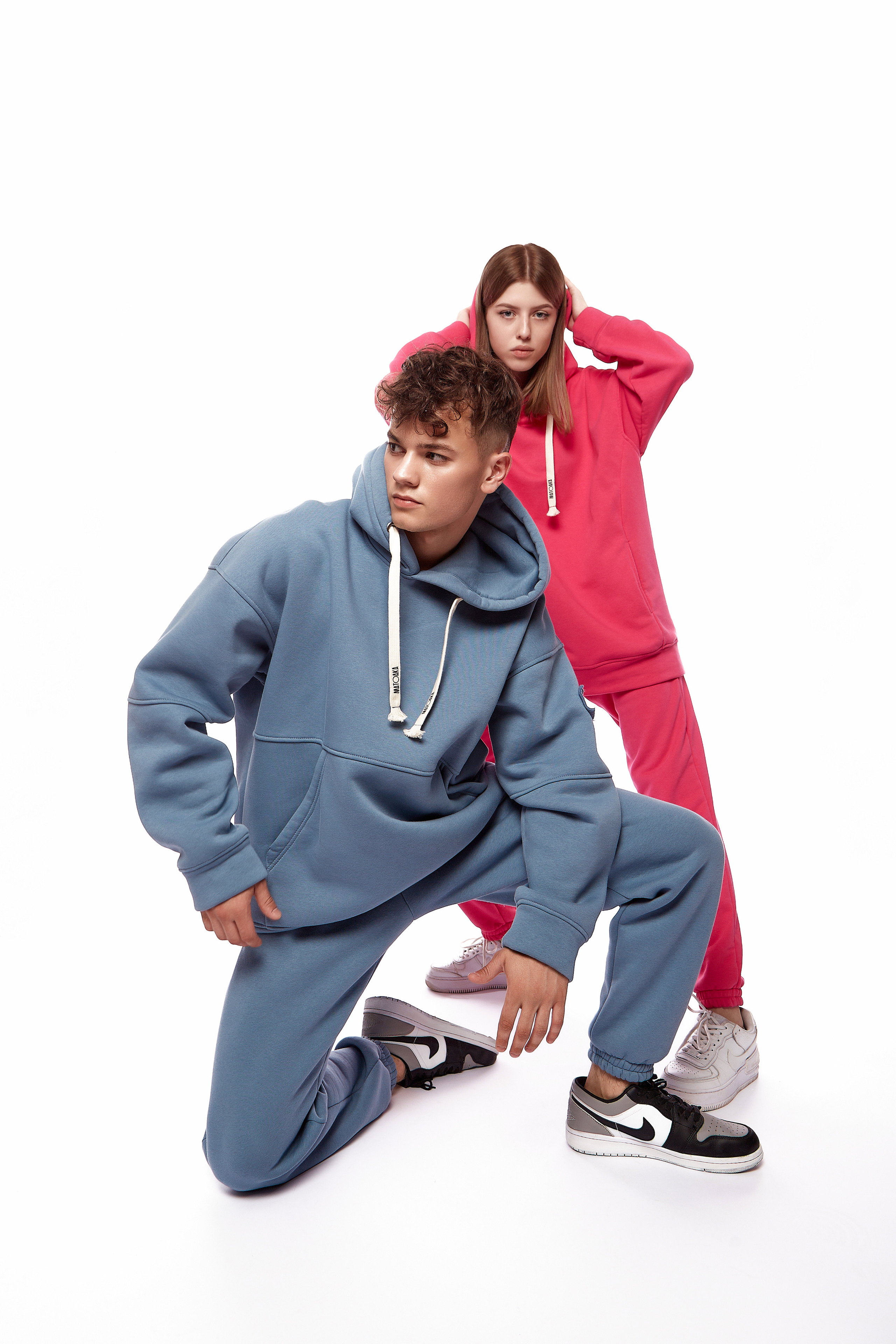 Съемка одежды для маркетплейсов в Краснодаре. Фотограф Руслан Потапов в Краснодаре