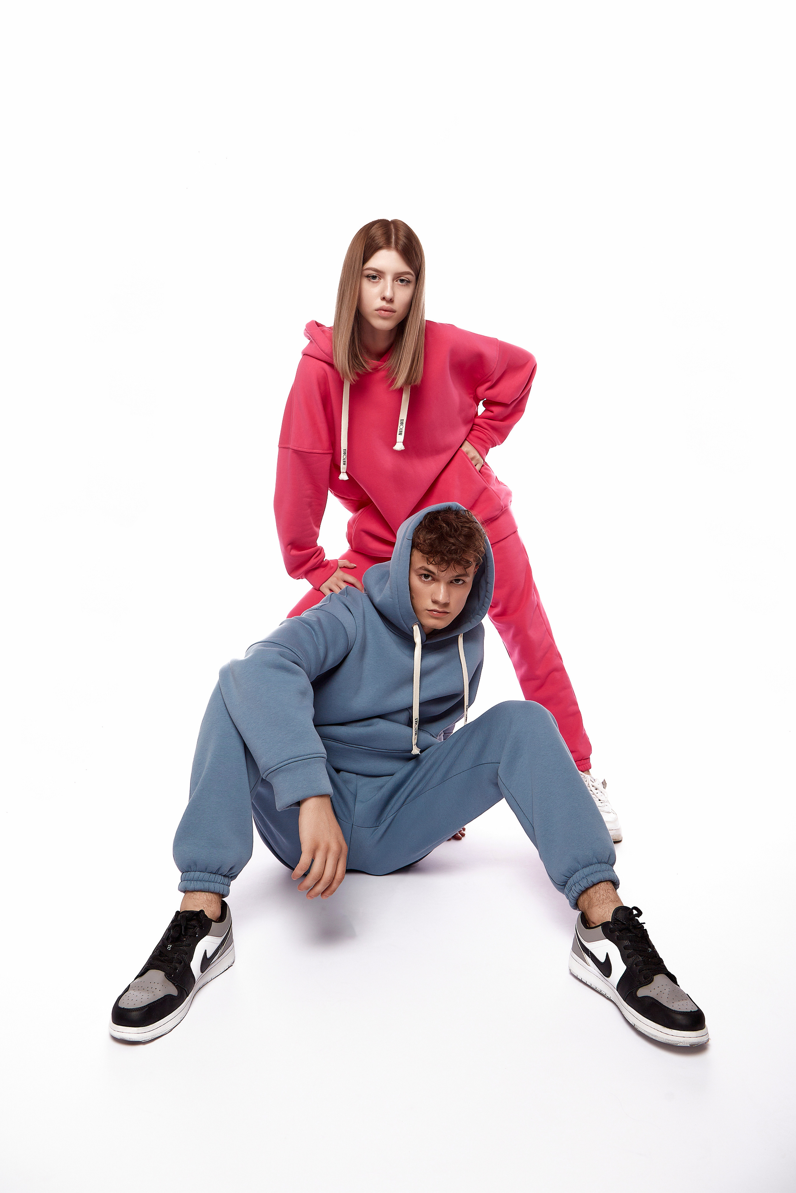 Съемка одежды для маркетплейсов в Краснодаре. Фотограф Руслан Потапов в Краснодаре