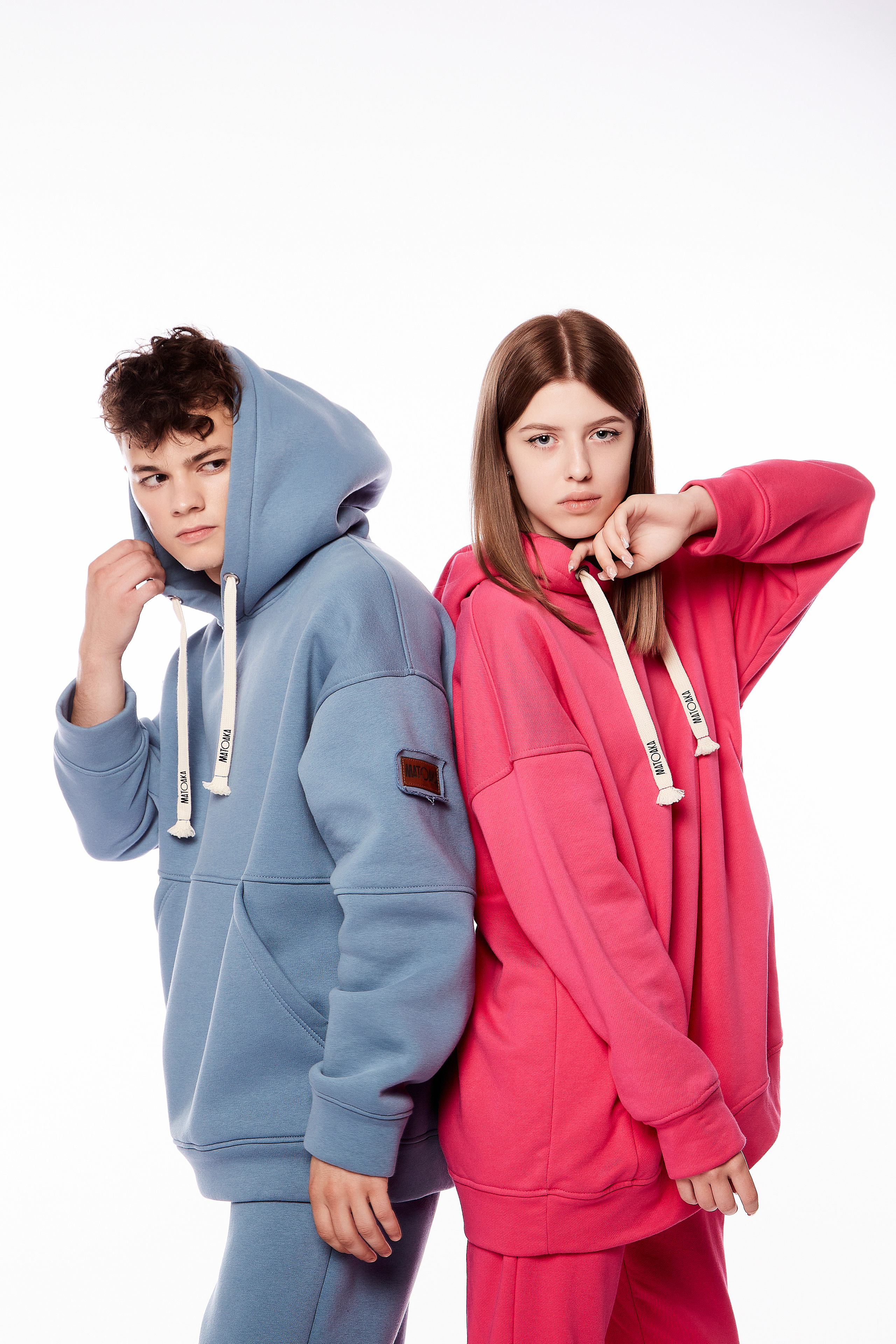 Съемка одежды для маркетплейсов в Краснодаре. Фотограф Руслан Потапов в Краснодаре