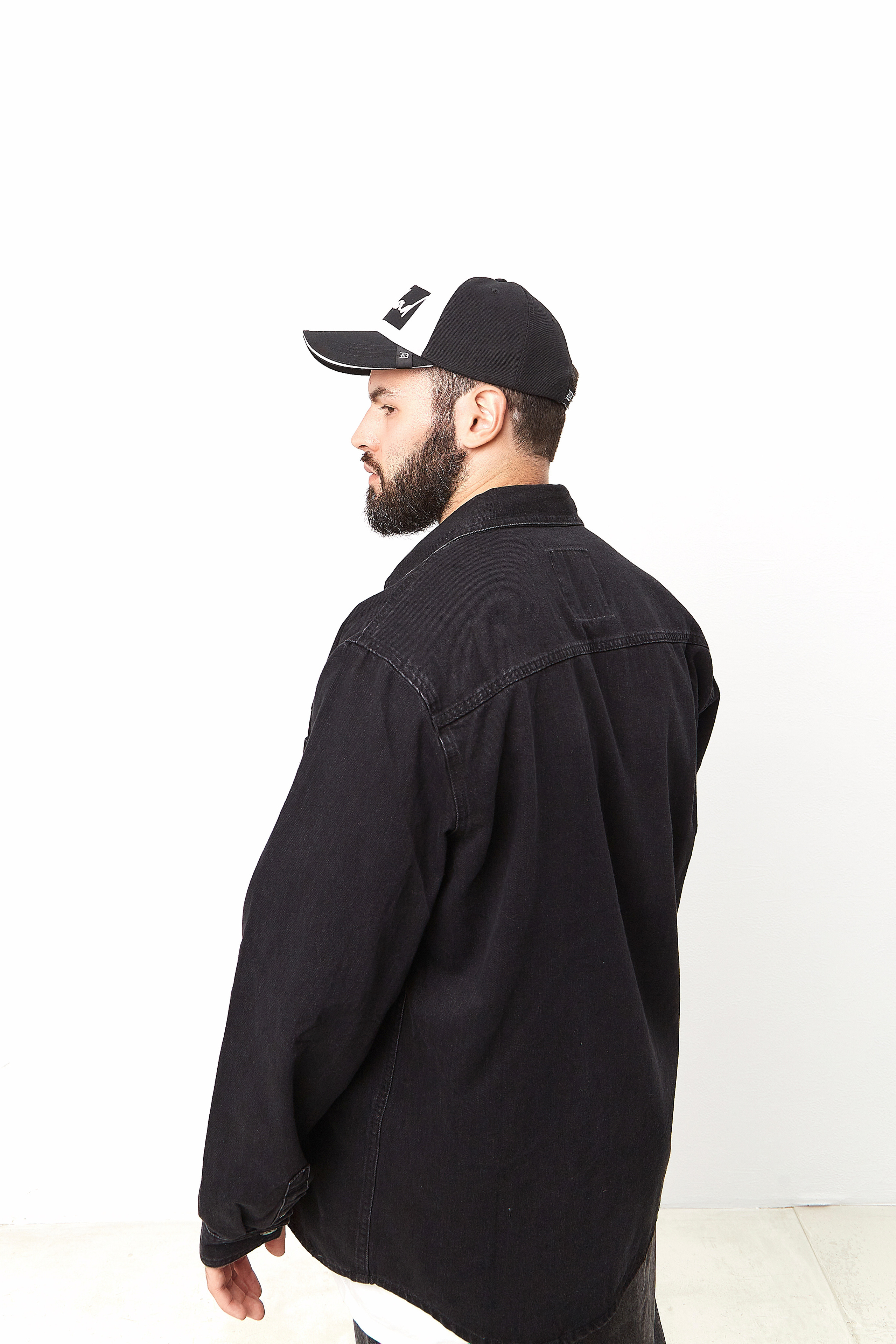 Фото кепок для маркетплейсов. Фотограф Руслан Потапов в Краснодаре