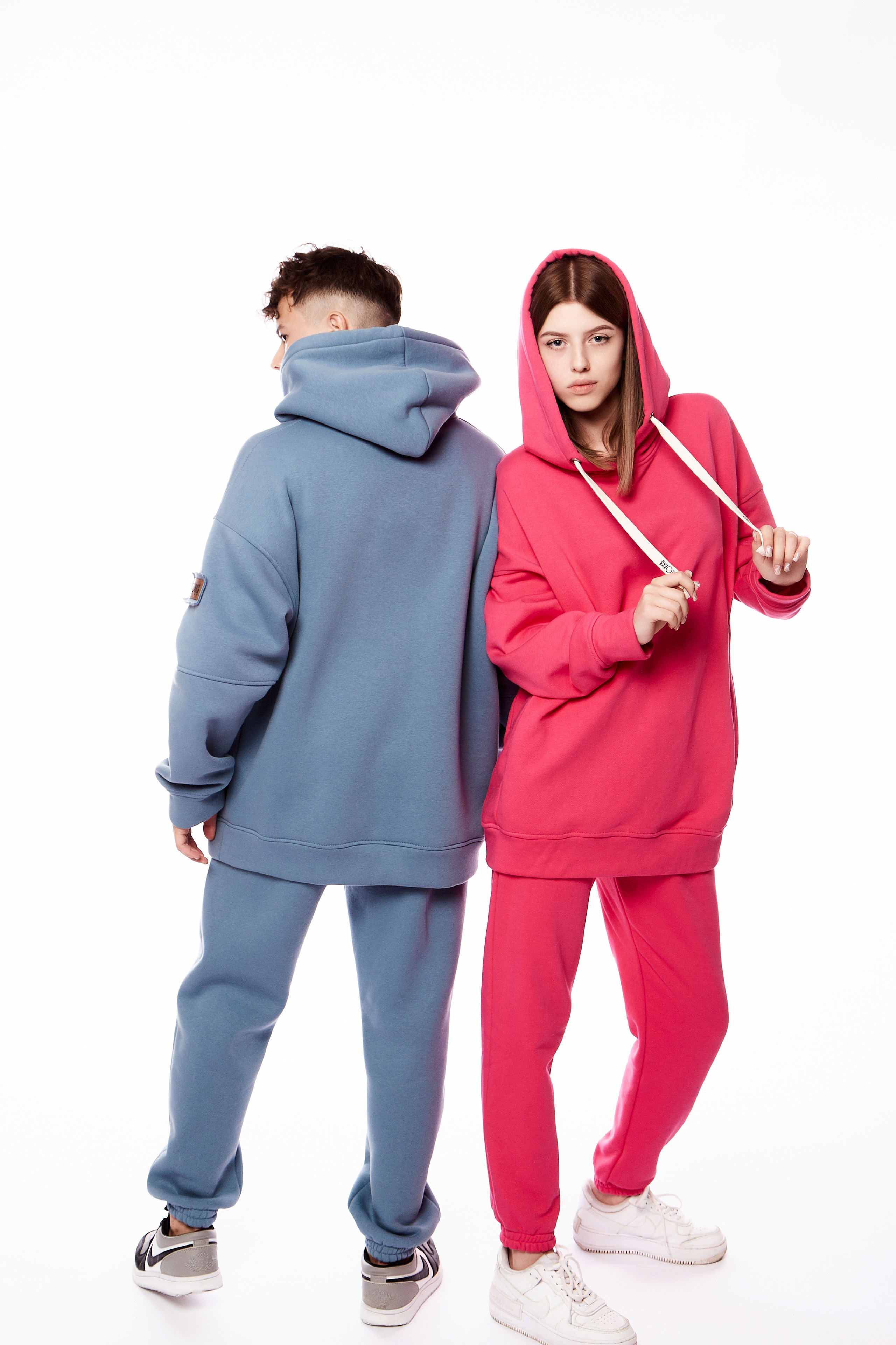 Съемка одежды для маркетплейсов в Краснодаре. Фотограф Руслан Потапов в Краснодаре