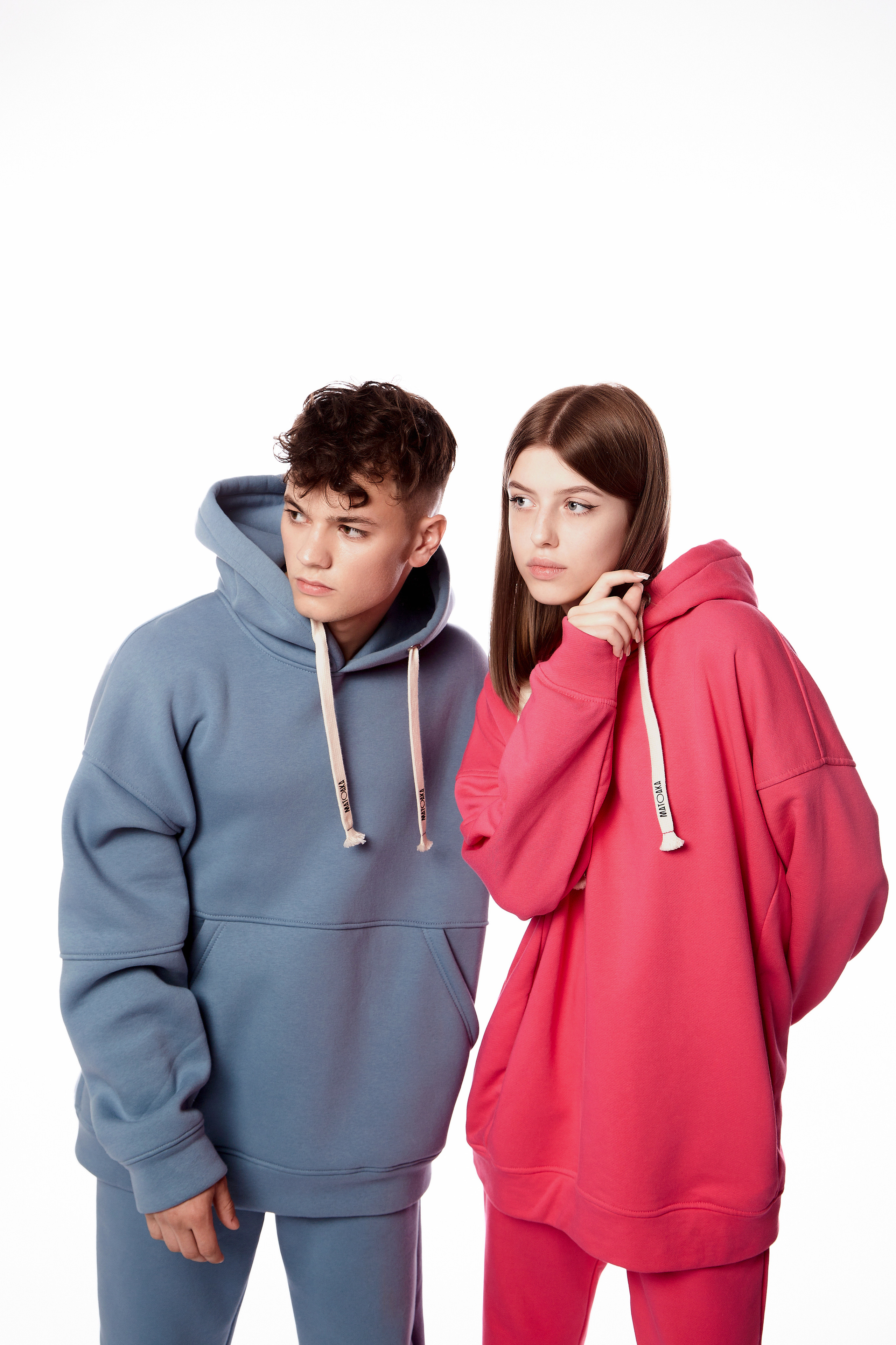 Съемка одежды для маркетплейсов в Краснодаре. Фотограф Руслан Потапов в Краснодаре