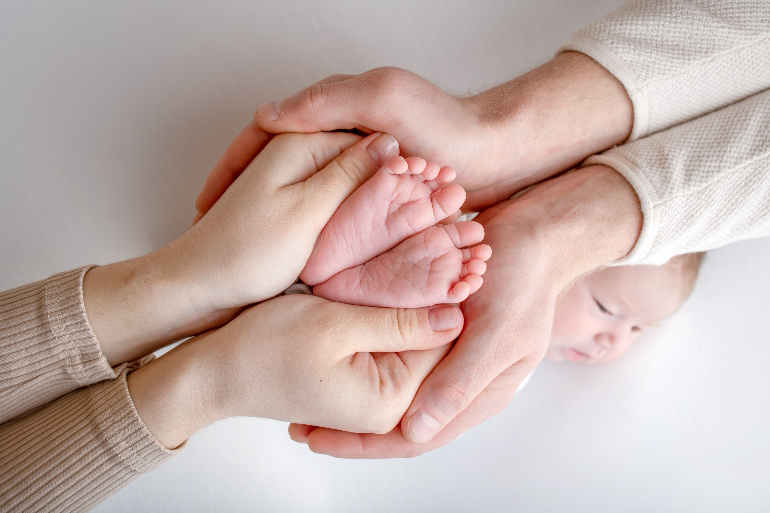 Нежная и милая фотосессия первых дней жизни Вашего ребенка в Минске. Фотограф новорождённых Минск — стоимость newborn фотосессии в Минске