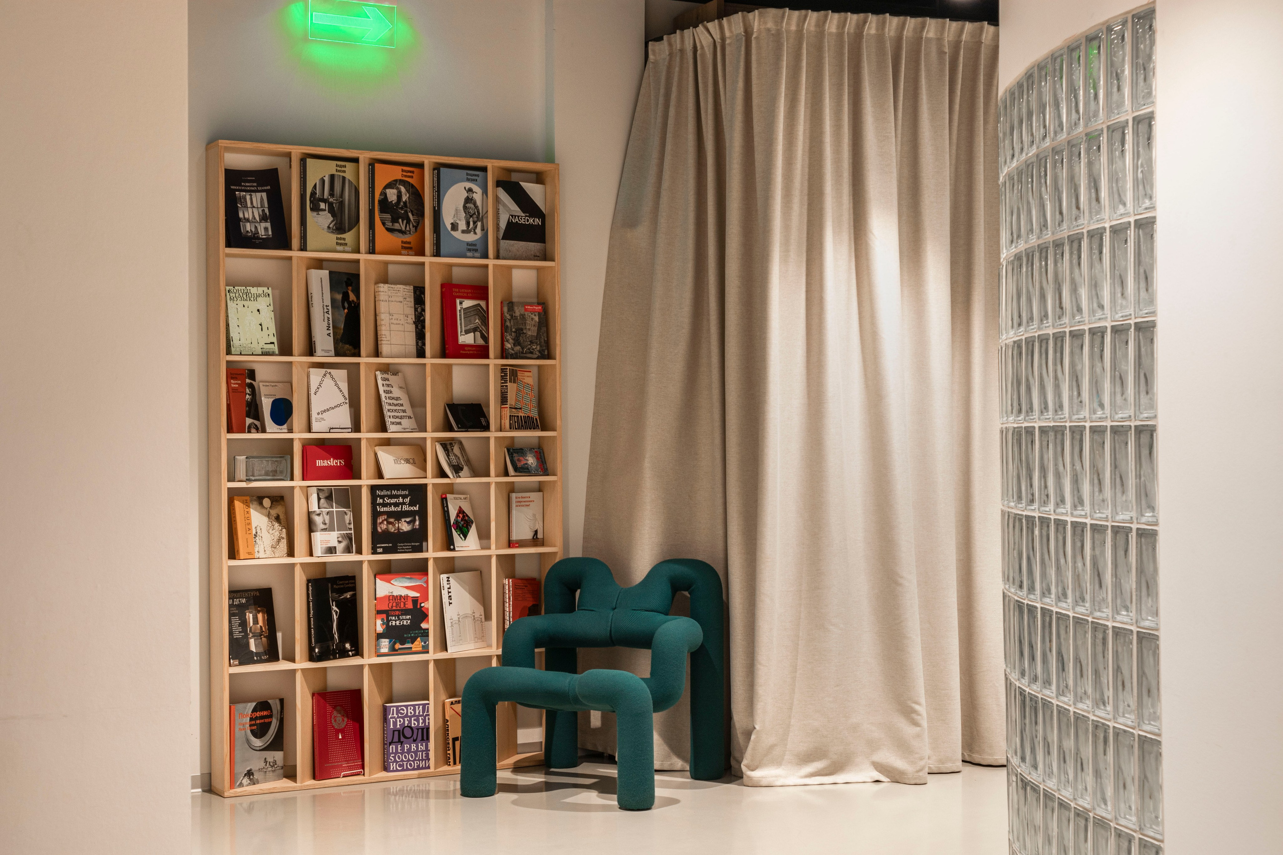 Коммерческая недвижимость. Фотограф интерьера, мебели и портрета в Санкт-Петербурге