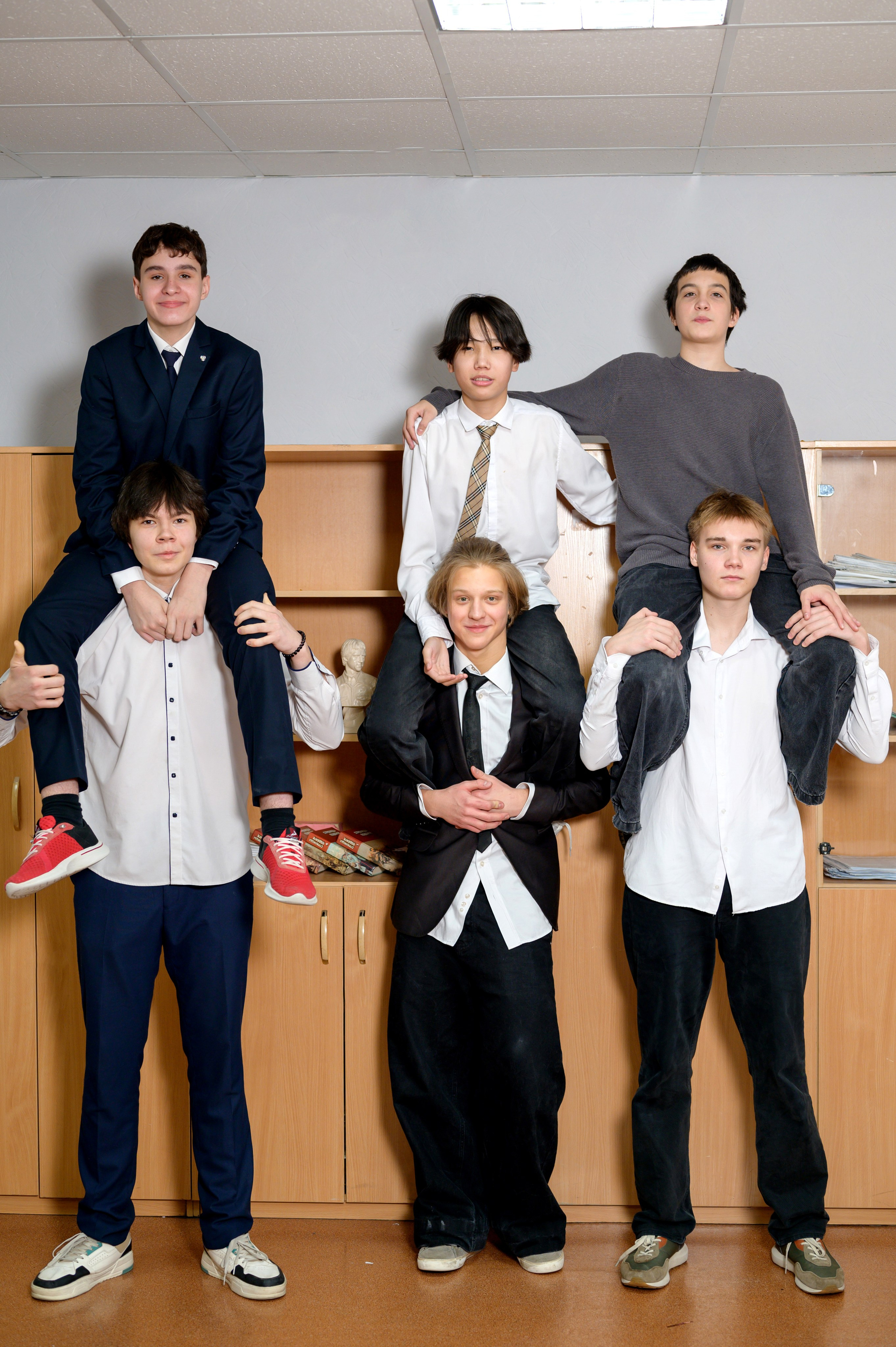 Выпускные альбомы 9 класс. Фотограф новорожденных, семейный детский в Тюмени Татьяна Морозова