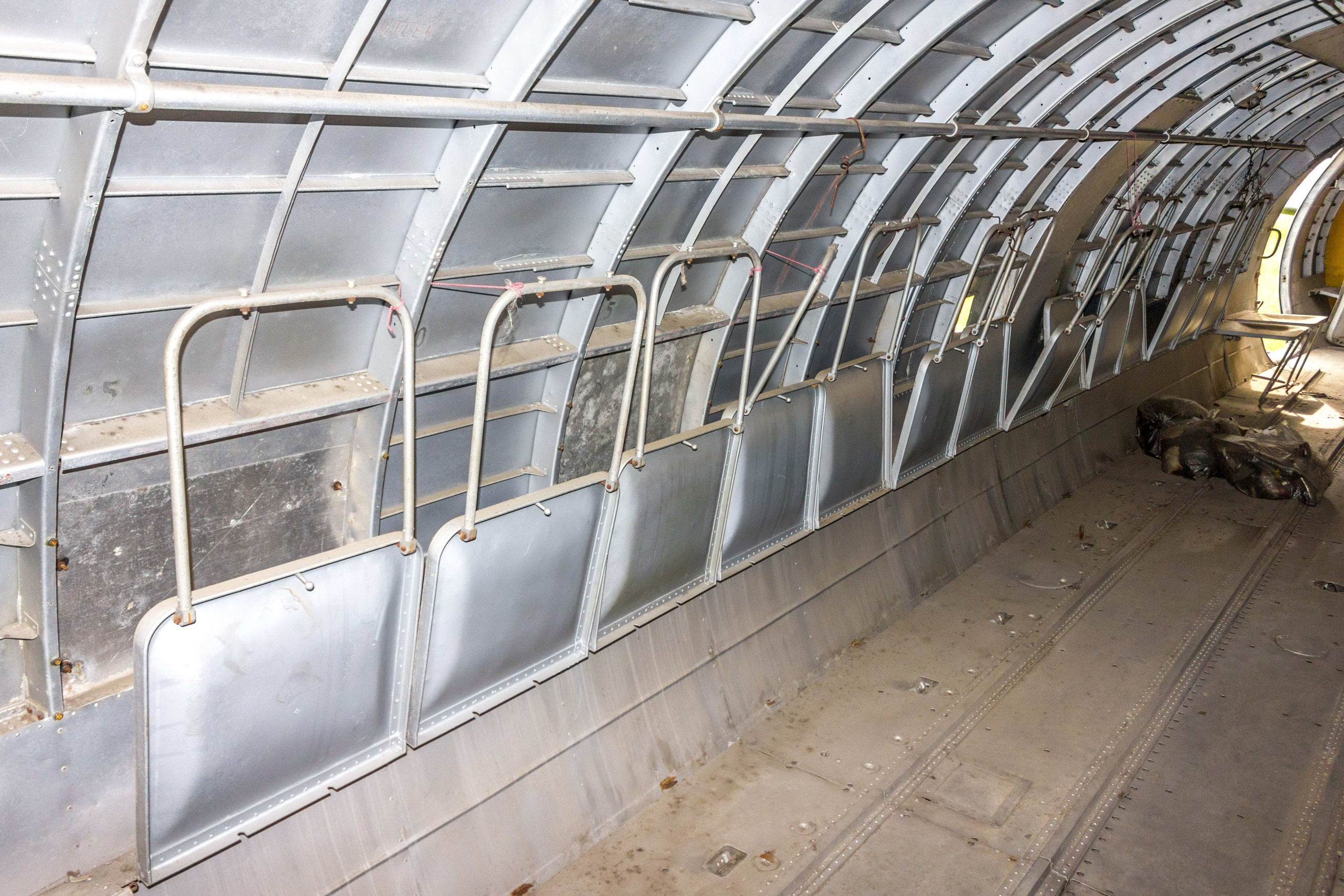 Ил-12 (Монино). Фотоальбом показывающий увлекательный мир авиации и мир медведей Андрея Иванова