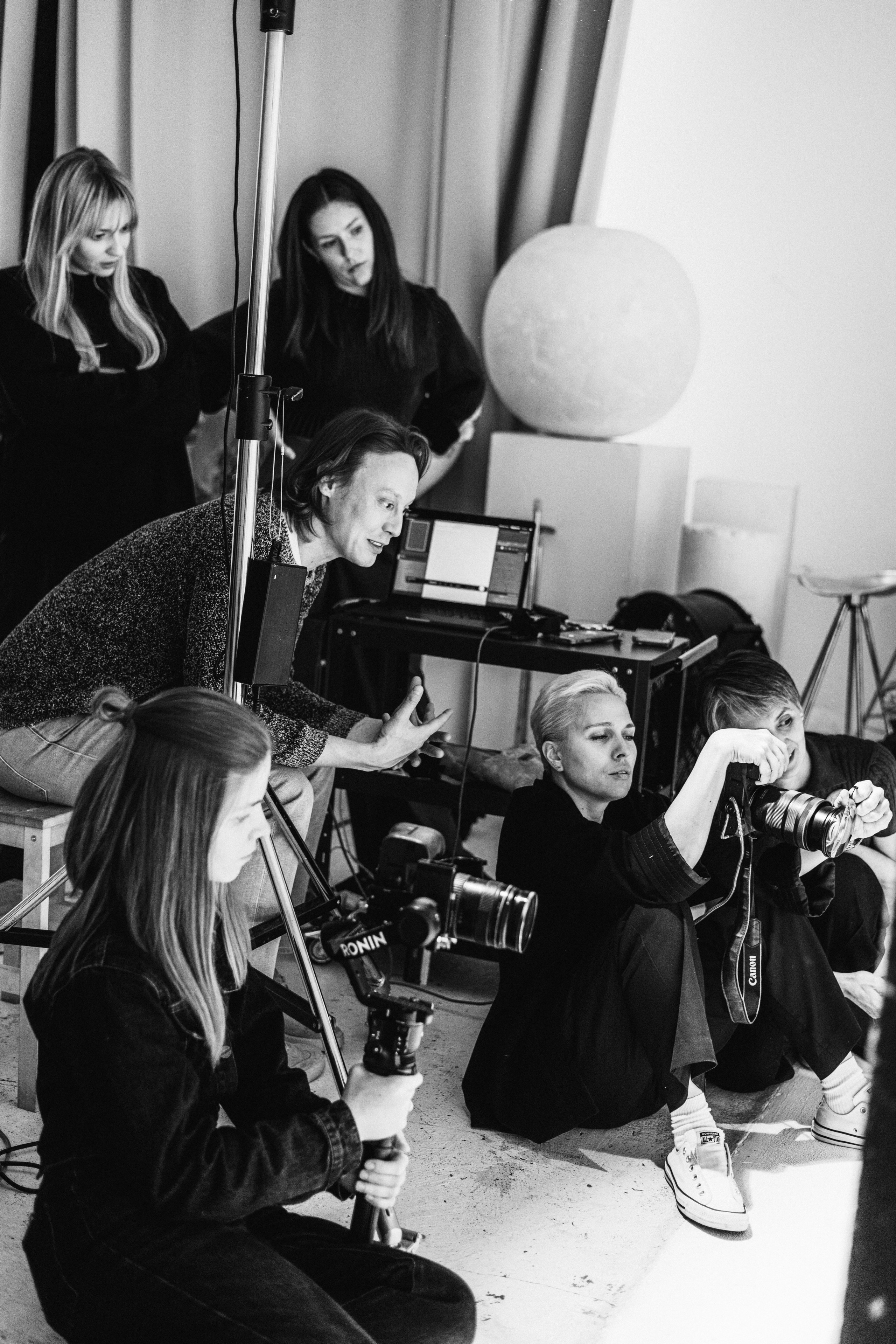 Backstage со съемок журнала «Караван историй». Портретный фотограф Елена Кириленко в Москве