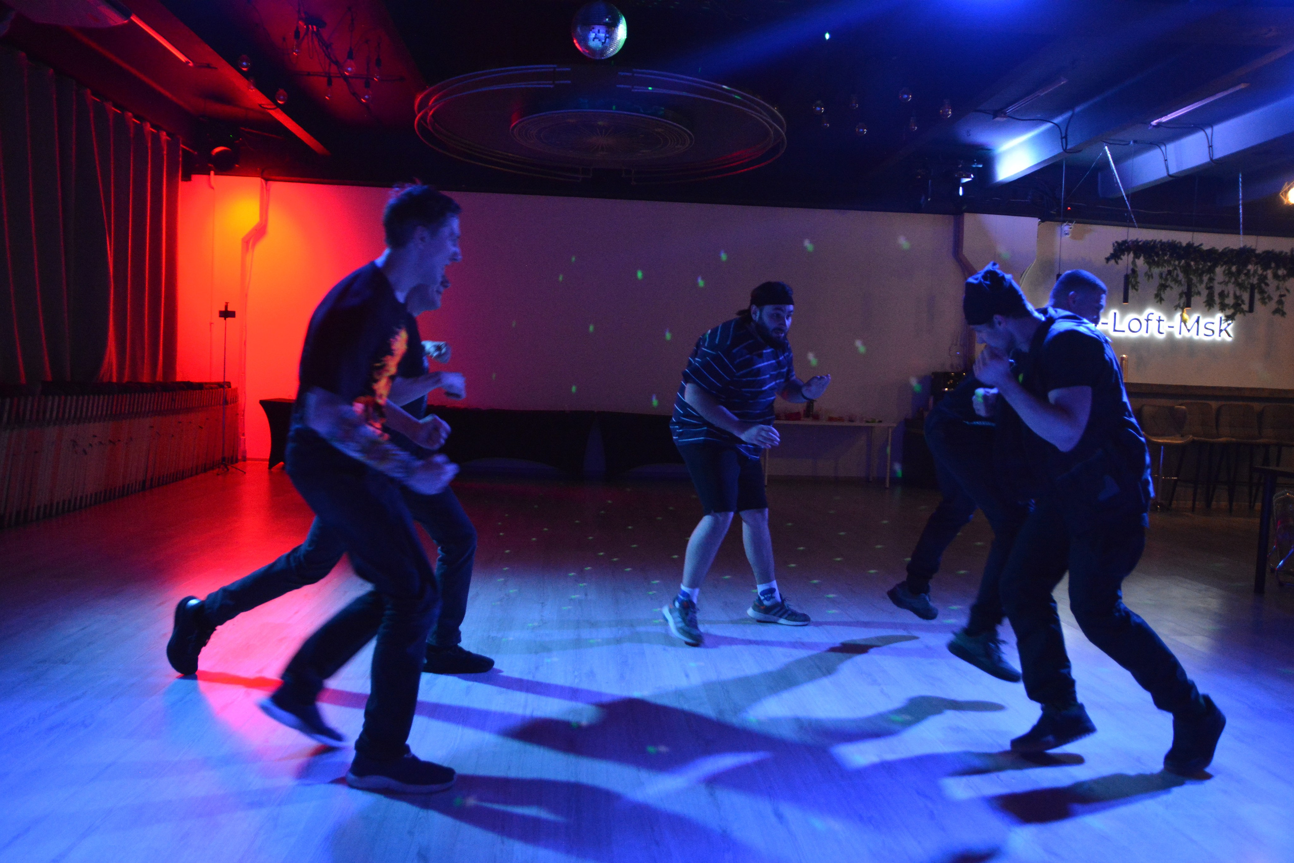 Just Dance. F/8 and be there — оказаться в нужном месте и поймать момент