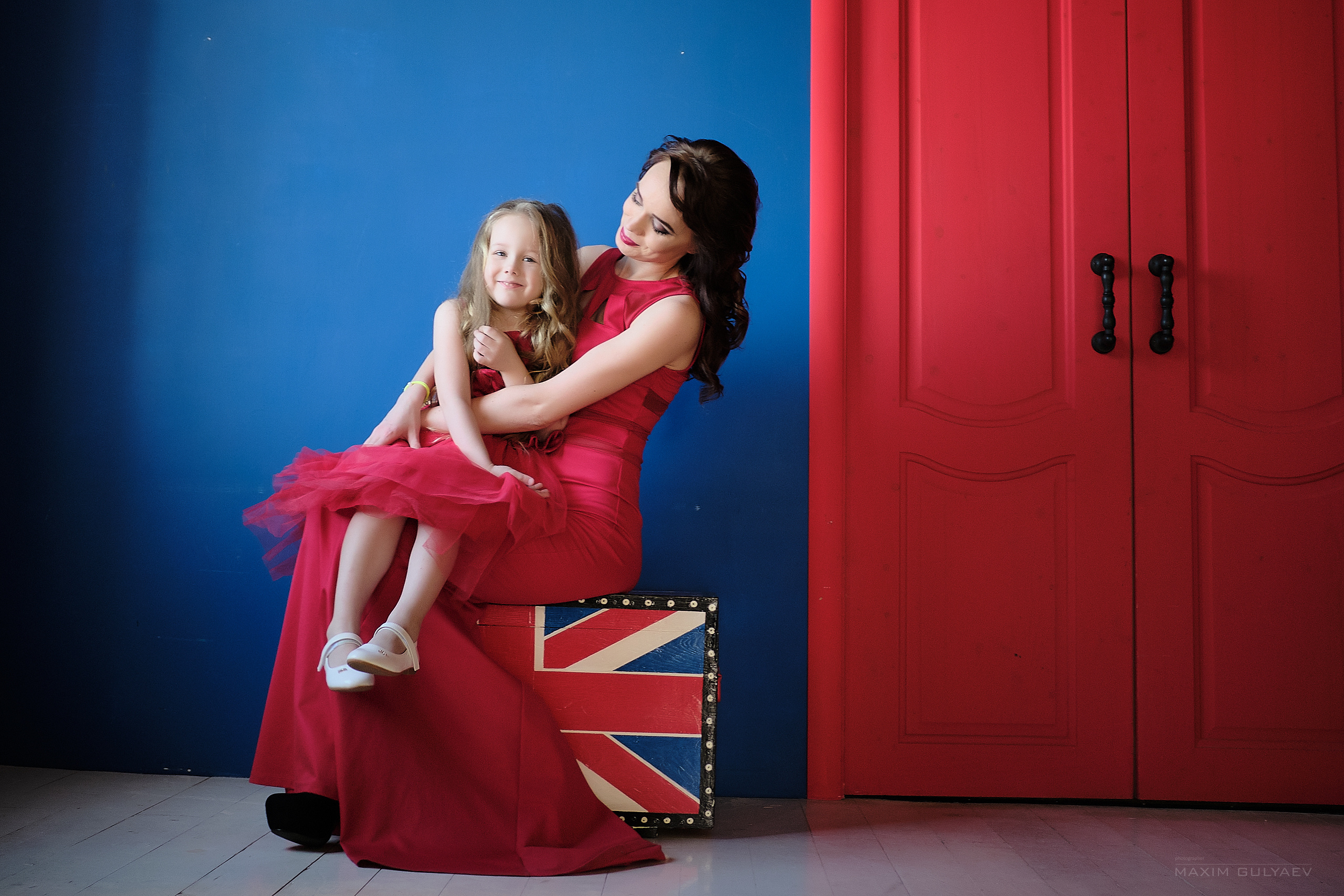 Девушка в красном