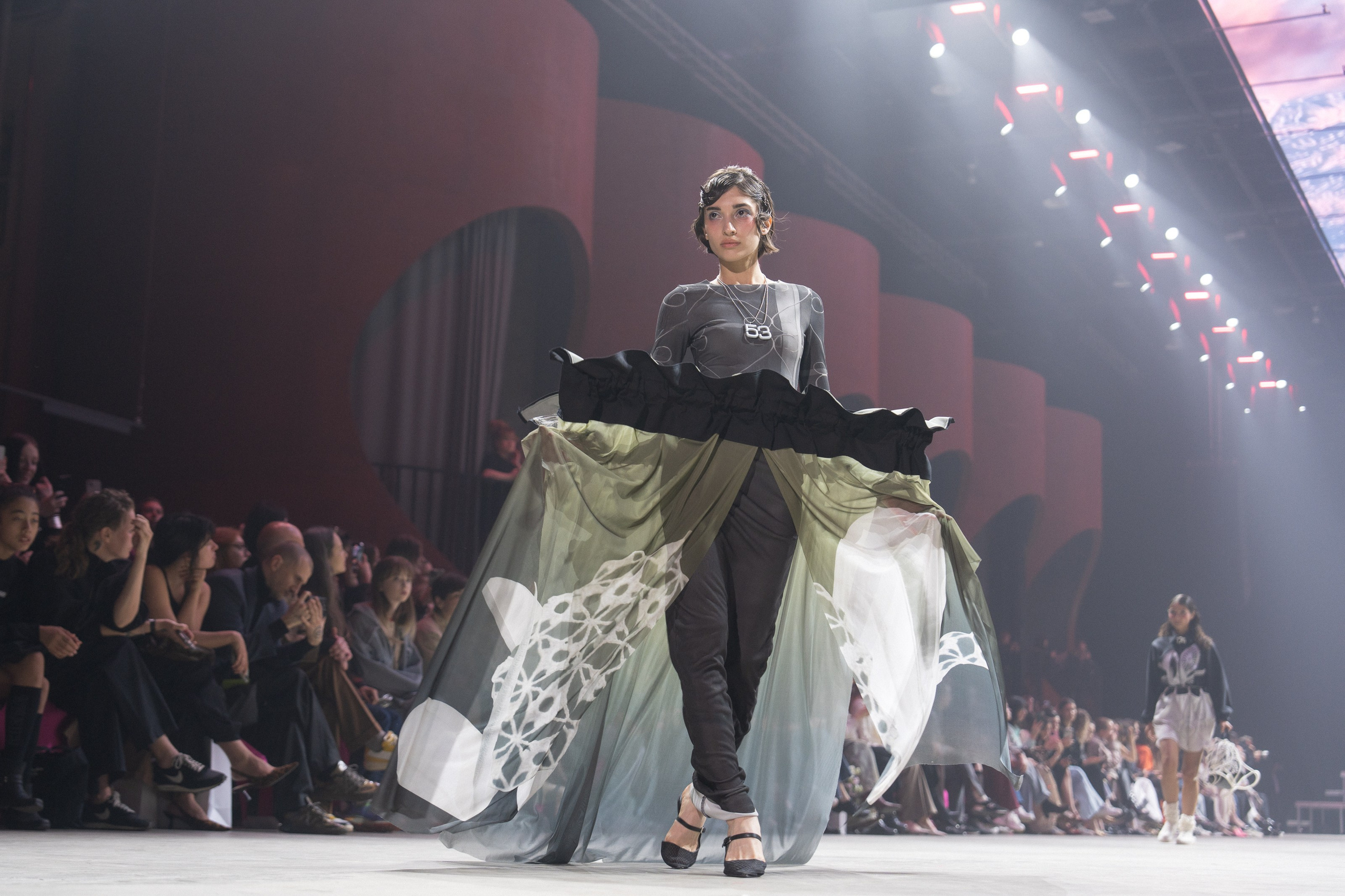 Показ Школы дизайна НИУ ВШЭ. Фотограф Николай Прокофьев модельные тесты в Москве