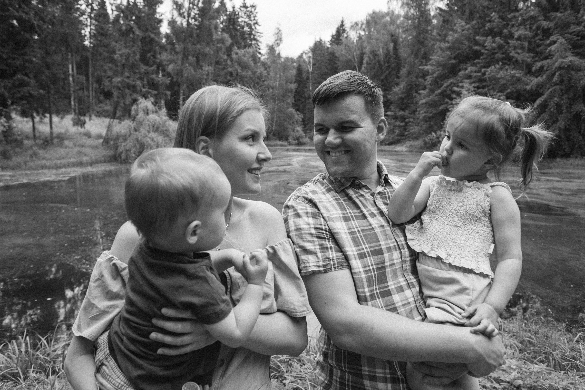 Ни одна лягушка не пострадала))). Свадебные и семейные фотографы в Москве Максим и Оксана Первомай