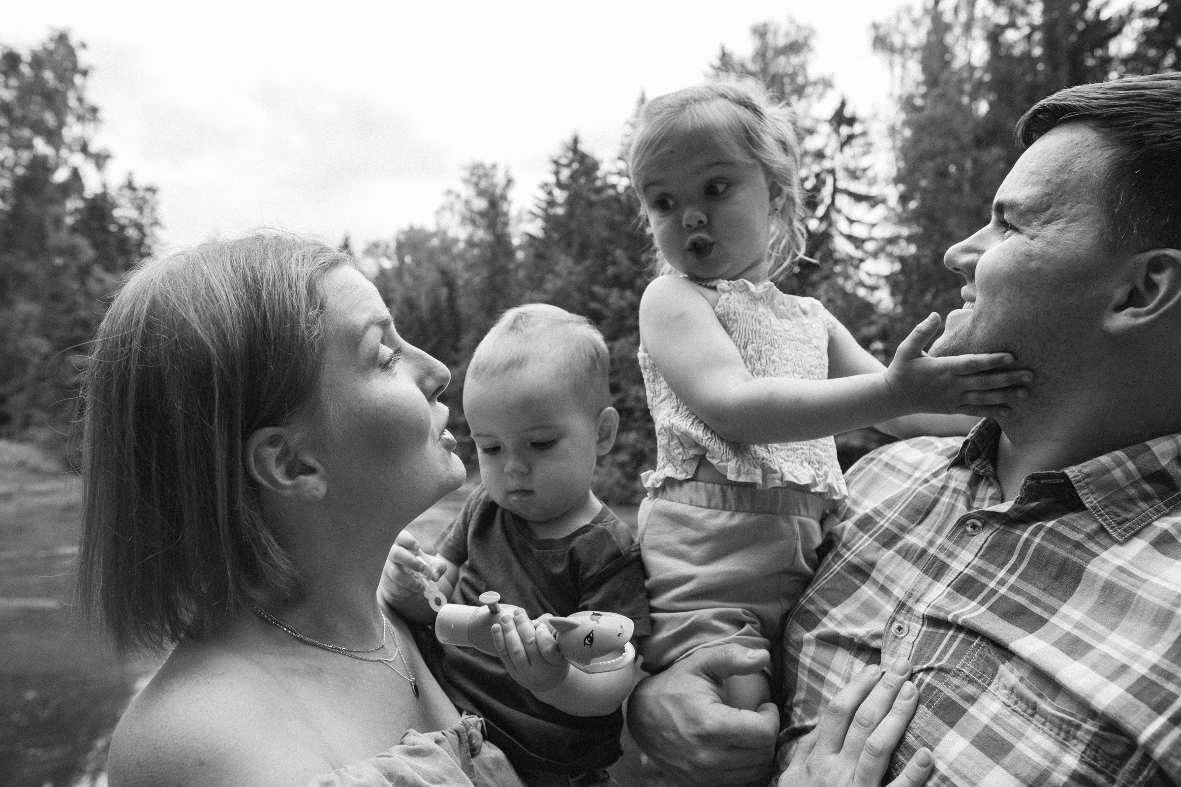 Ни одна лягушка не пострадала))). Свадебные и семейные фотографы в Москве Максим и Оксана Первомай