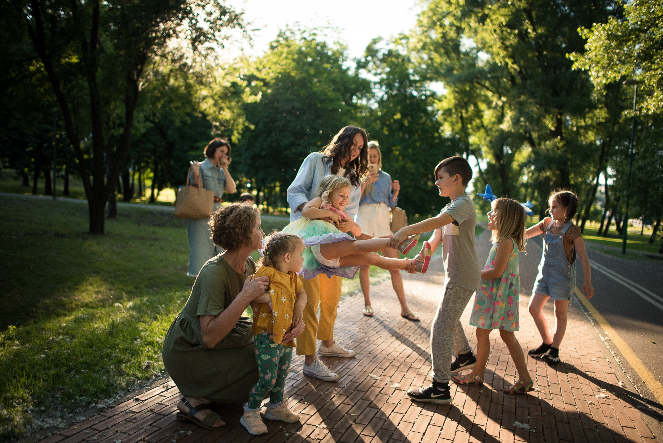 Park Family Walk. Documentary family photography in Barcelona and beyond