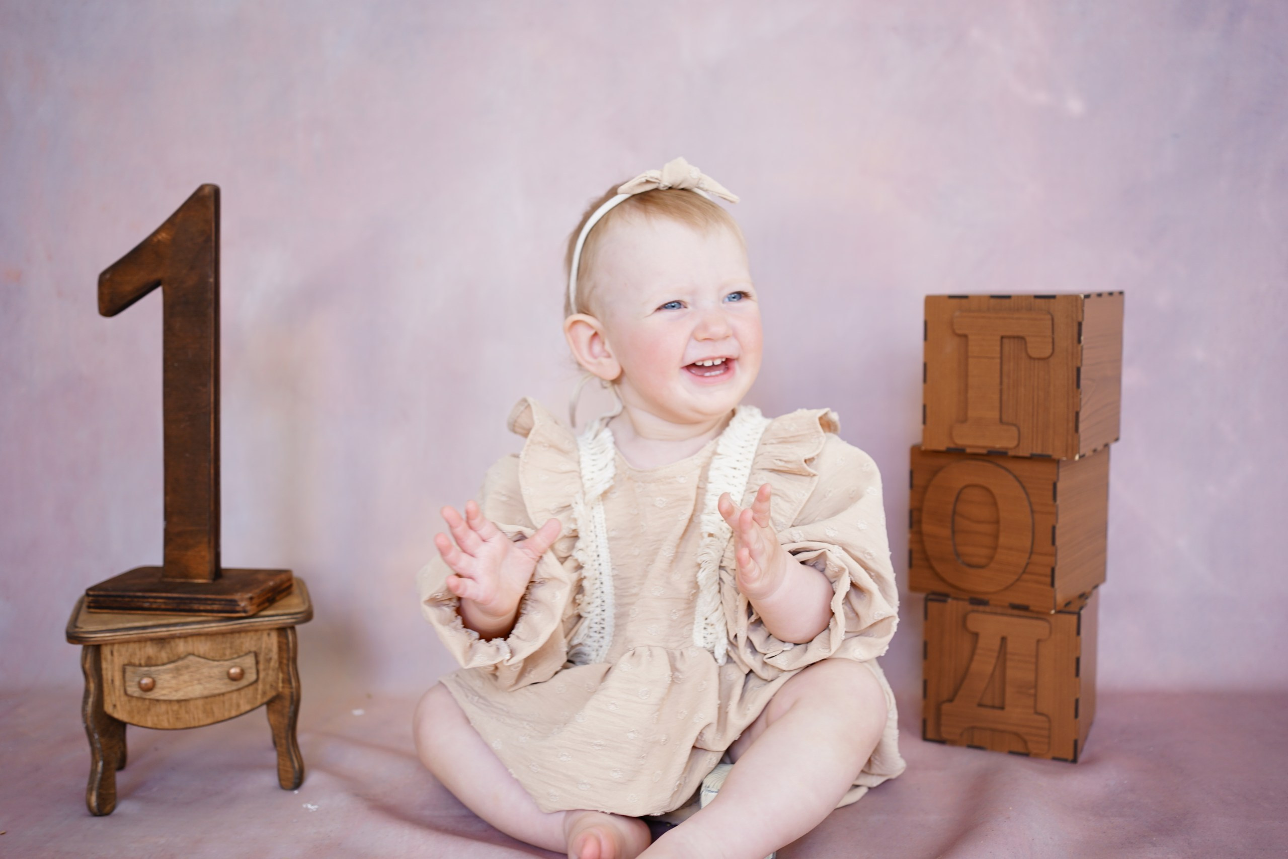 Фотозоны на ХОЛСТЕ. Детская Фотостудия ГОДОВАСИКИ в Санкт-Петербурге фотосесия на годик