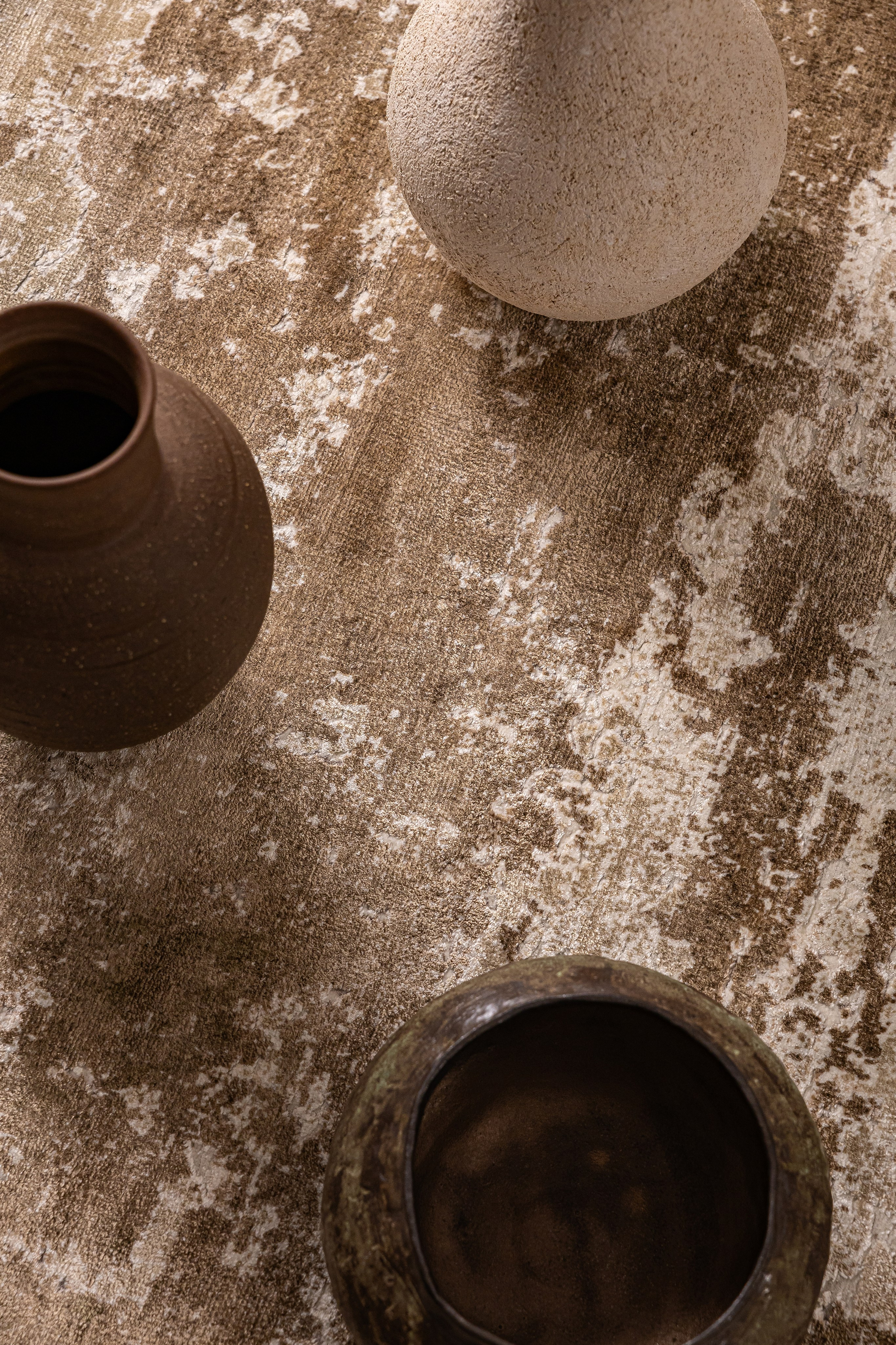 Ковры Decaro Rugs. L. Deco интерьерный салон. Краски/обои/лепной декор