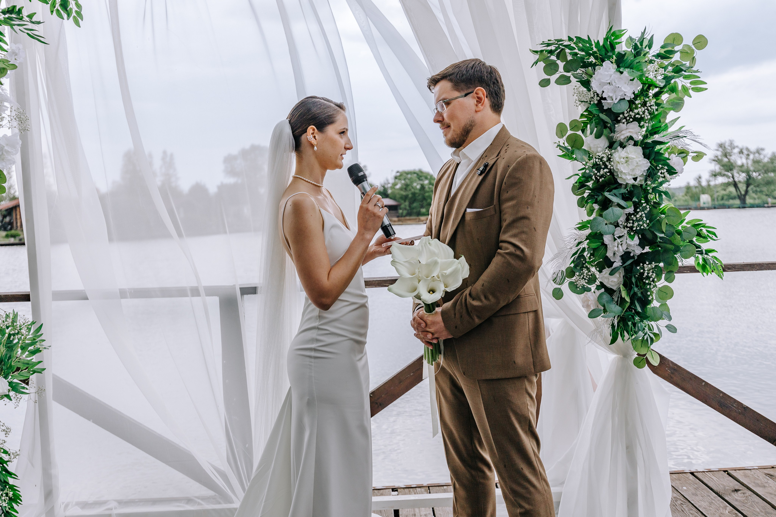 Белая арка. Александр Антонов. Профессиональный свадебный, репортажный фотограф в Москве, Подольске. Фото+Видео на любой праздник