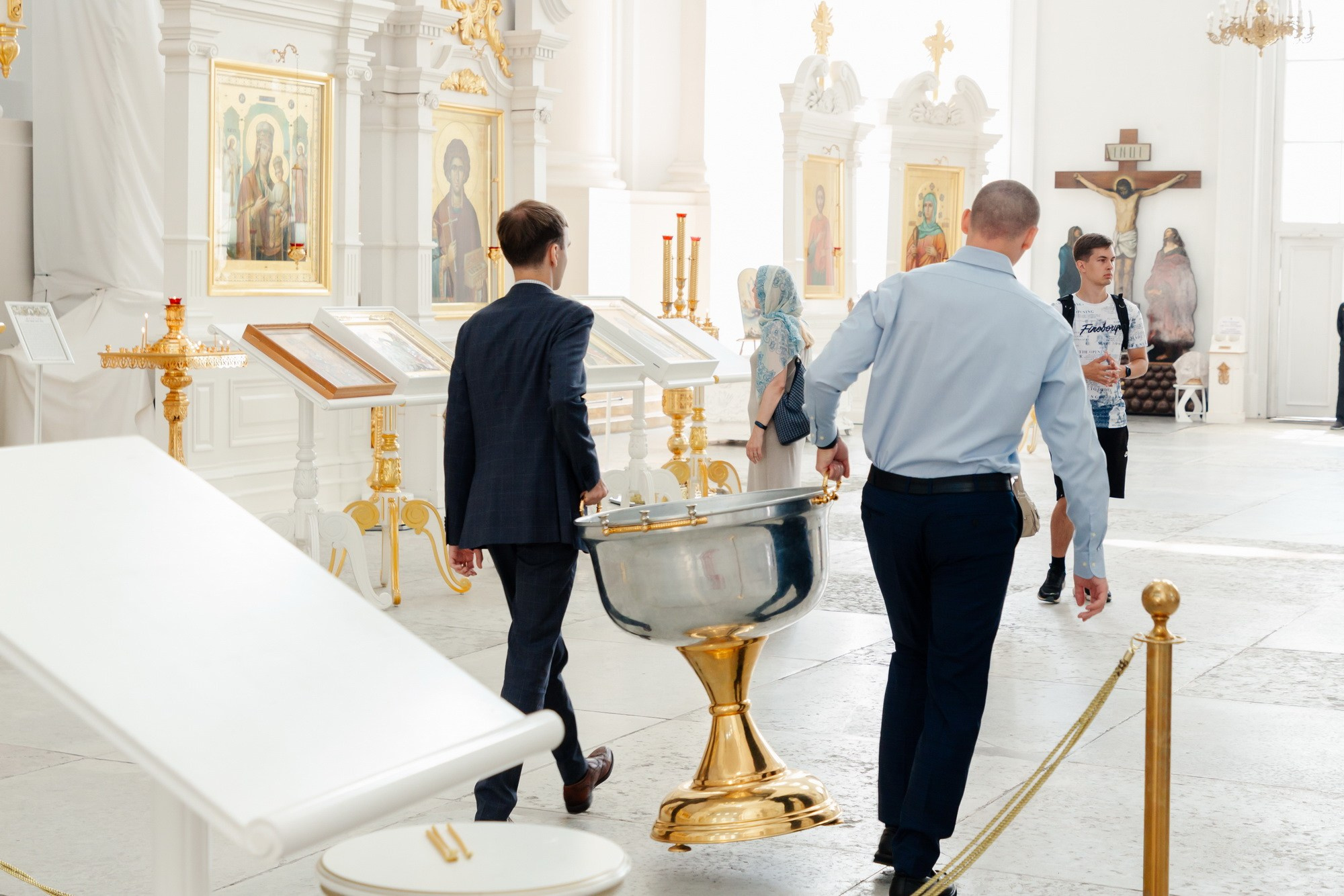 Крещение в Смольном соборе. Фотограф крещение венчание в Петербурге! Помогает подобрать храм и посоветовал душевного батюшку в СПб