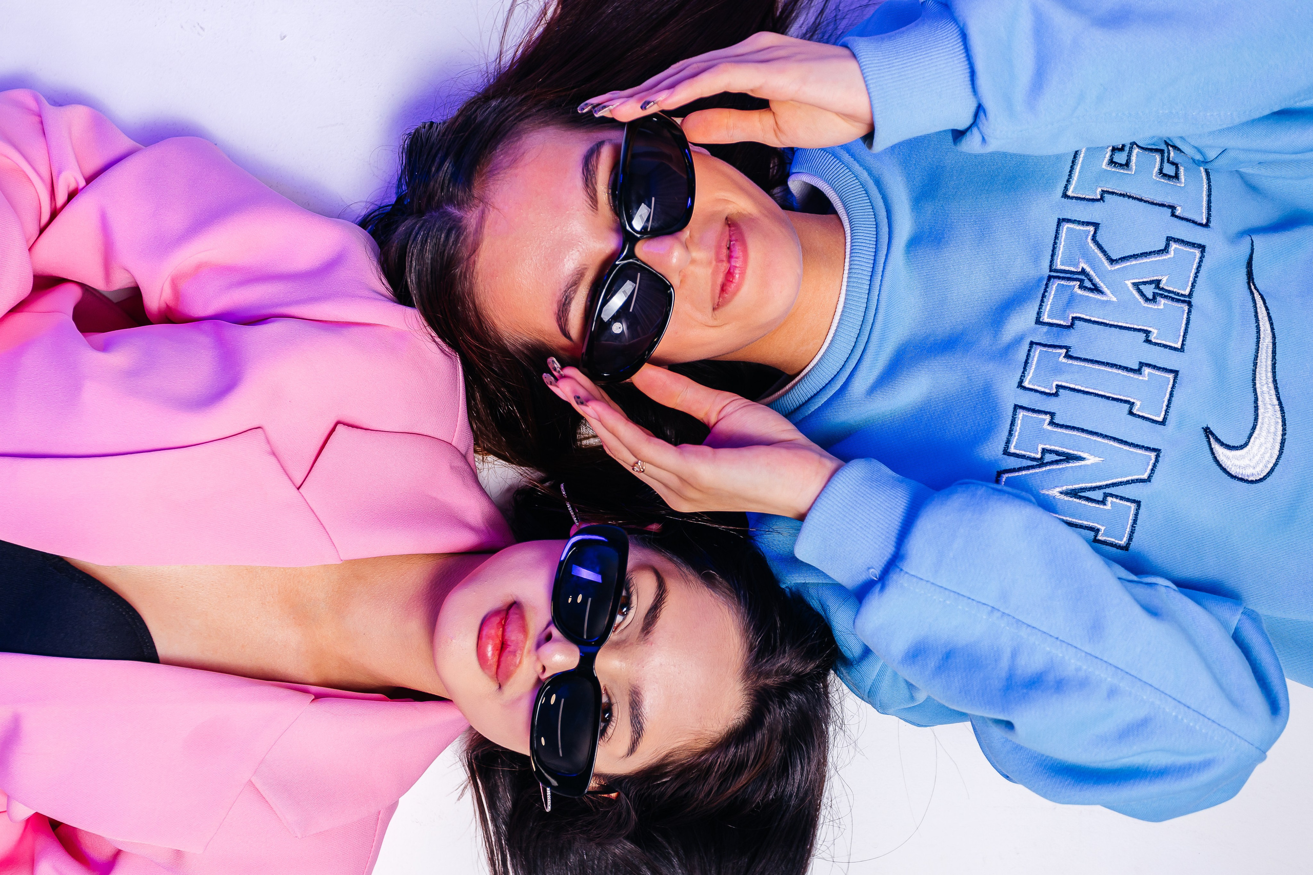 Студийная фотосессия для подруг. Вика и Маша. Александр Оношкин. Свадебный фотограф в Екатеринбурге