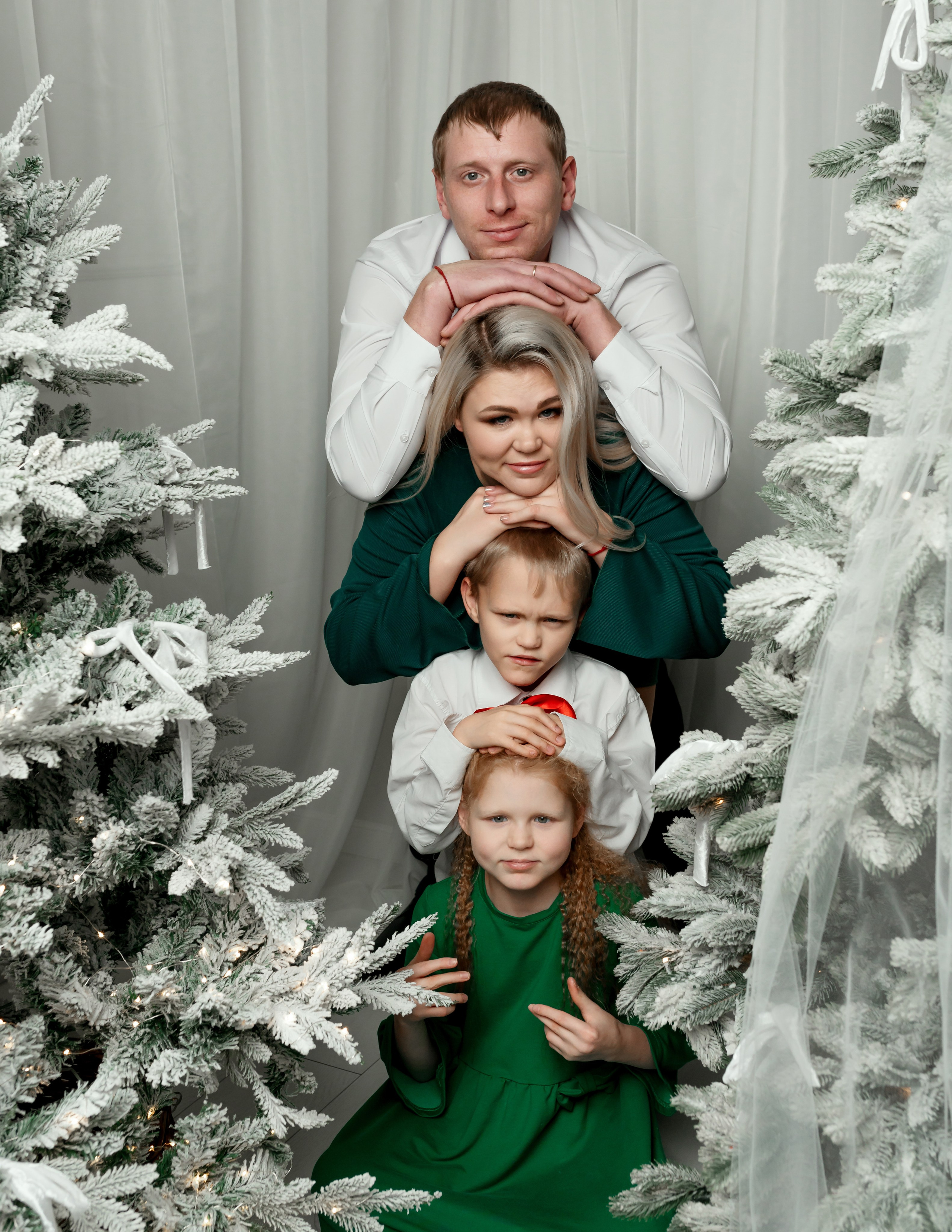 Новогодняя фотосессия в Family studio. Фотограф Ким Наталья в Красноярске
