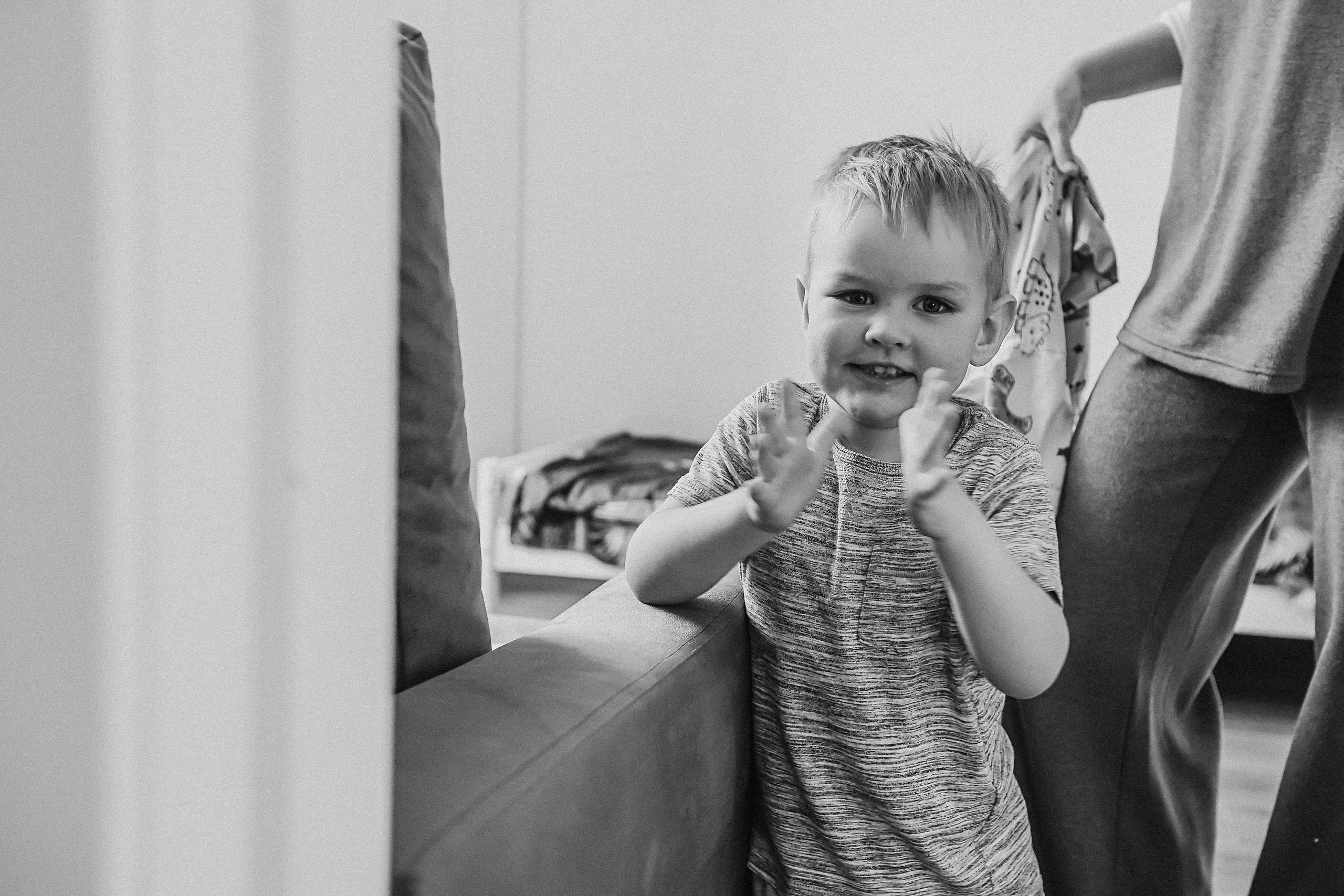 Семейная в домике (репортаж). Семейный фотограф Тюмень, фотограф на роды Салмина Мария