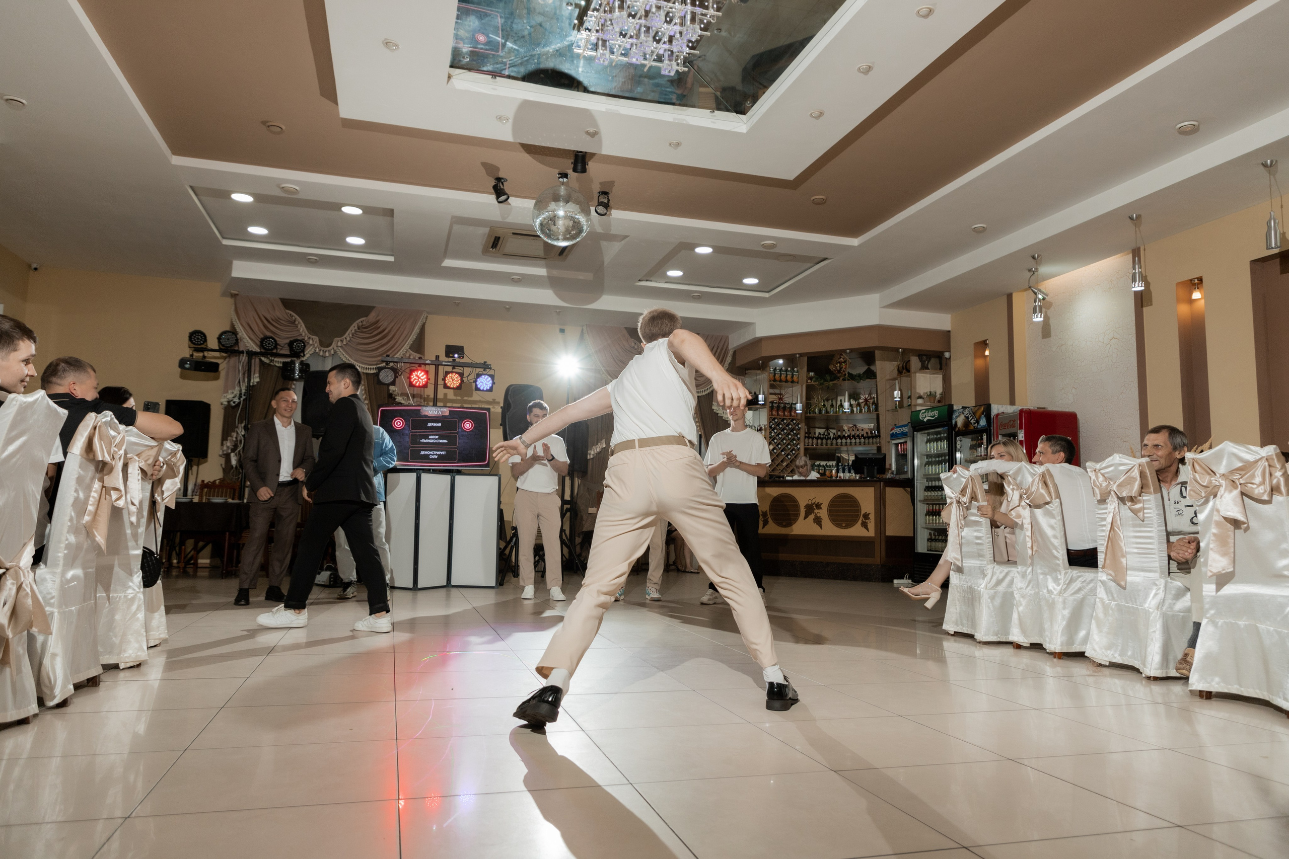 Роман и Александра (банкет). Свадебный фотограф Ангелина Сунгатулина | Саратов | Балаково | Вольск