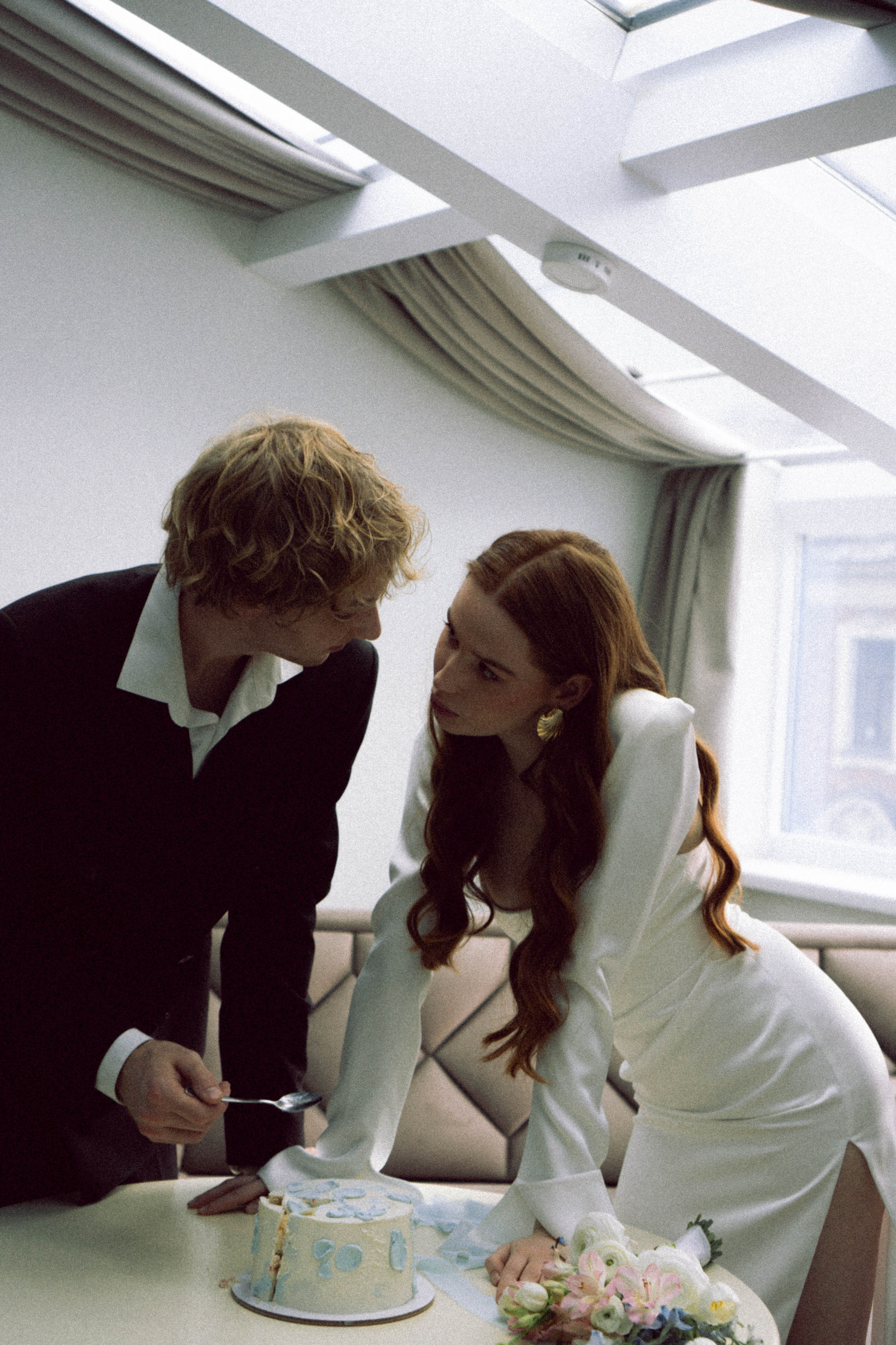 СВАДЕБНАЯ СЬЕМКА В ОТЕЛЕ. СБОРЫ ЖЕНИХА И НЕВЕСТЫ И ТАКЖЕ ТОР И ПОДГОТОВКА К ПРОГУЛКЕ. Профессиональный фотограф, Санкт-Петербург — Виктория Богомолова