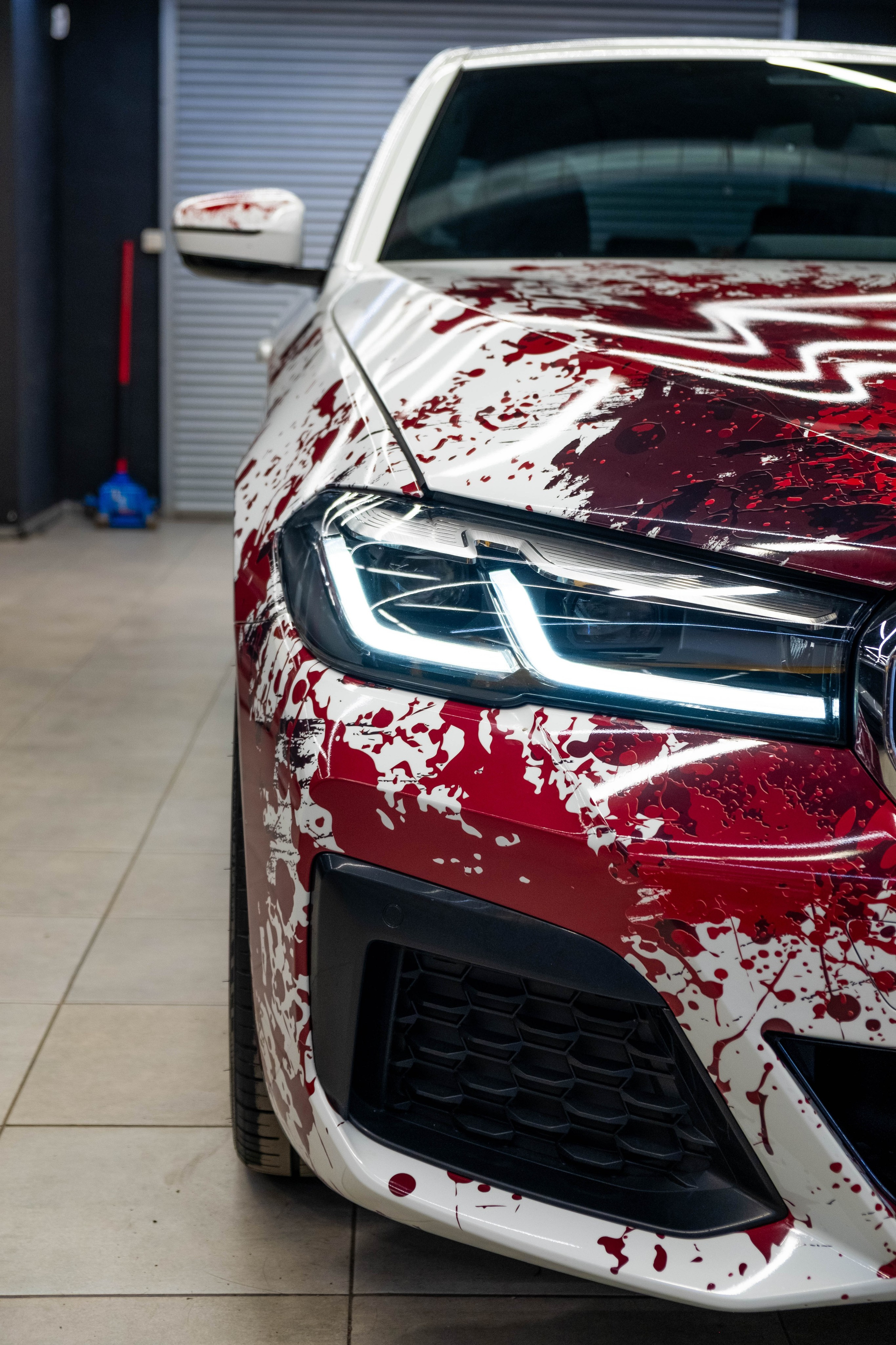 Винилография на BMW 5 G30. Студия дизайна и оклейки авто Barmaley Design