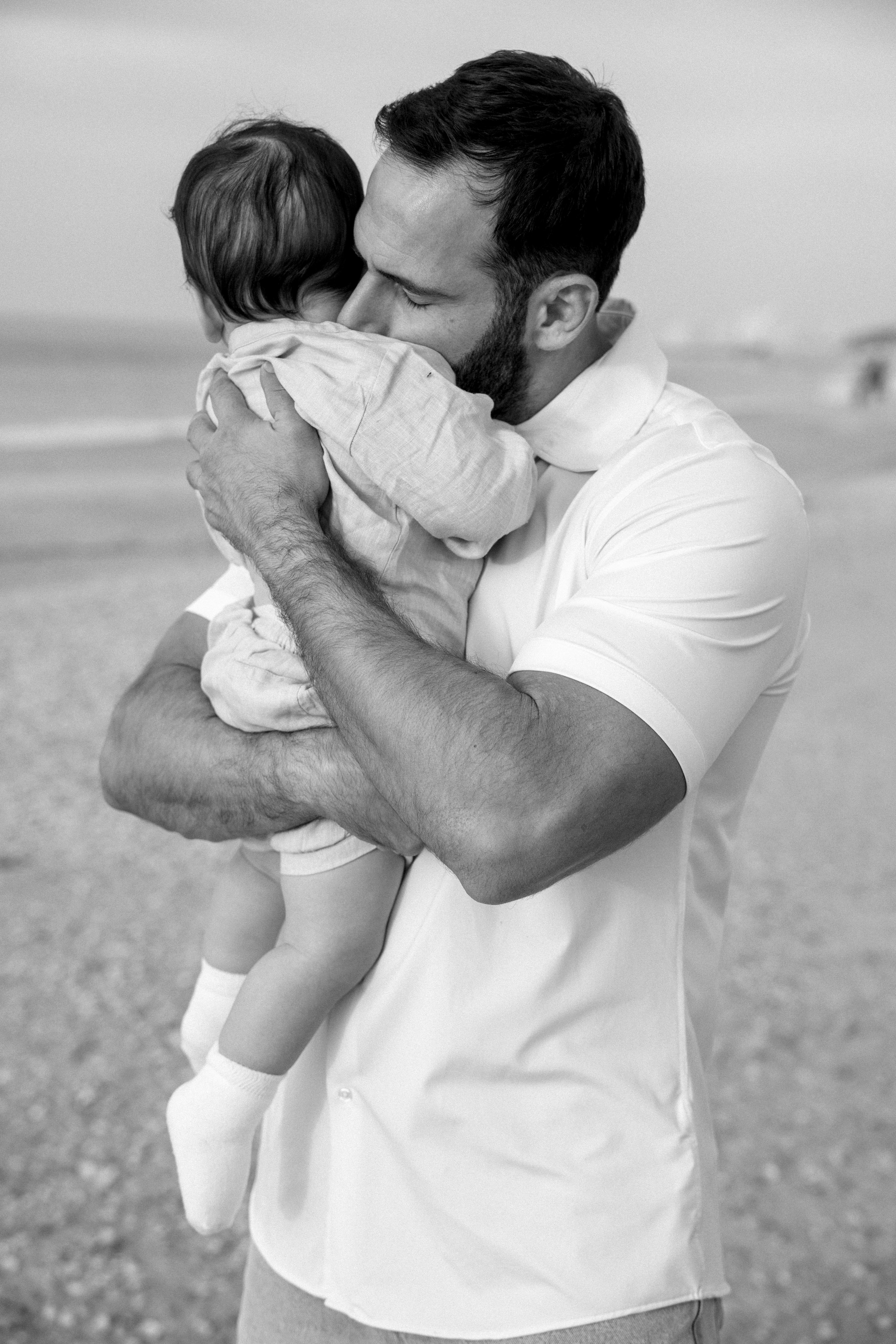 First year family photos near the sea. Главная