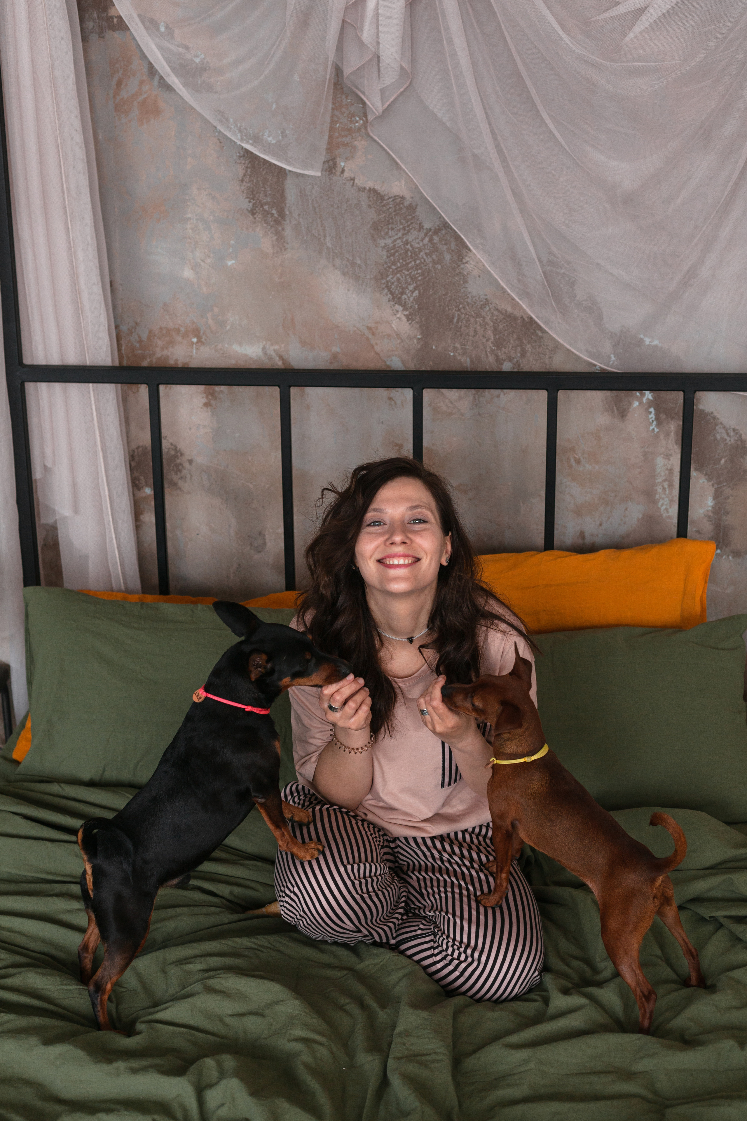 Александра и пинчеры Майя и Джой. Фотограф-анималист Татьяна Степанова