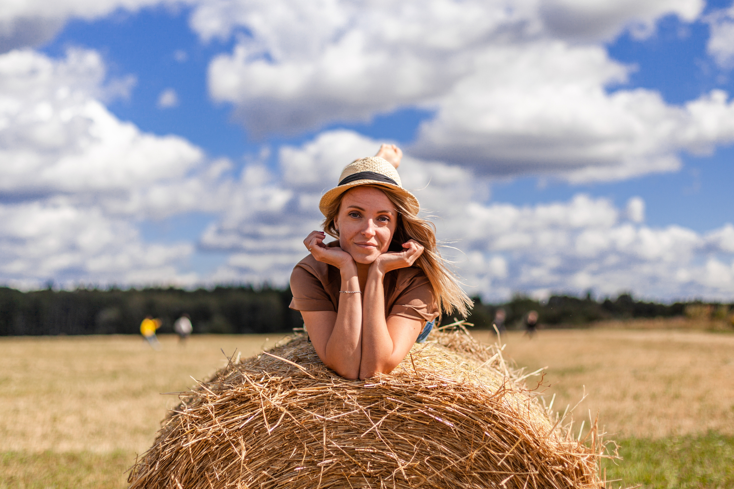 Коломна, стога и подсолнухи. Фотограф-анималист Татьяна Степанова
