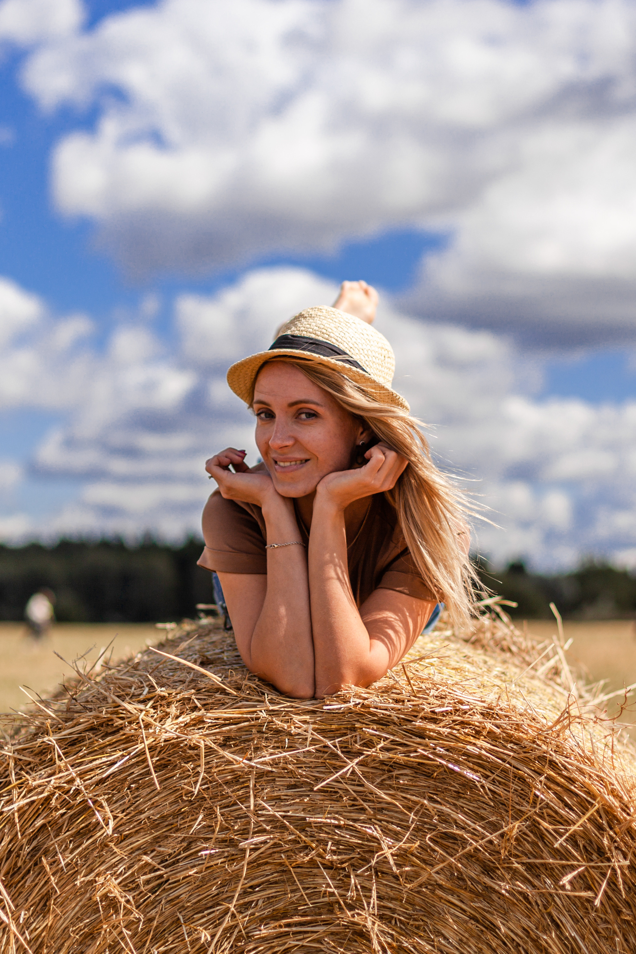 Коломна, стога и подсолнухи. Фотограф-анималист Татьяна Степанова