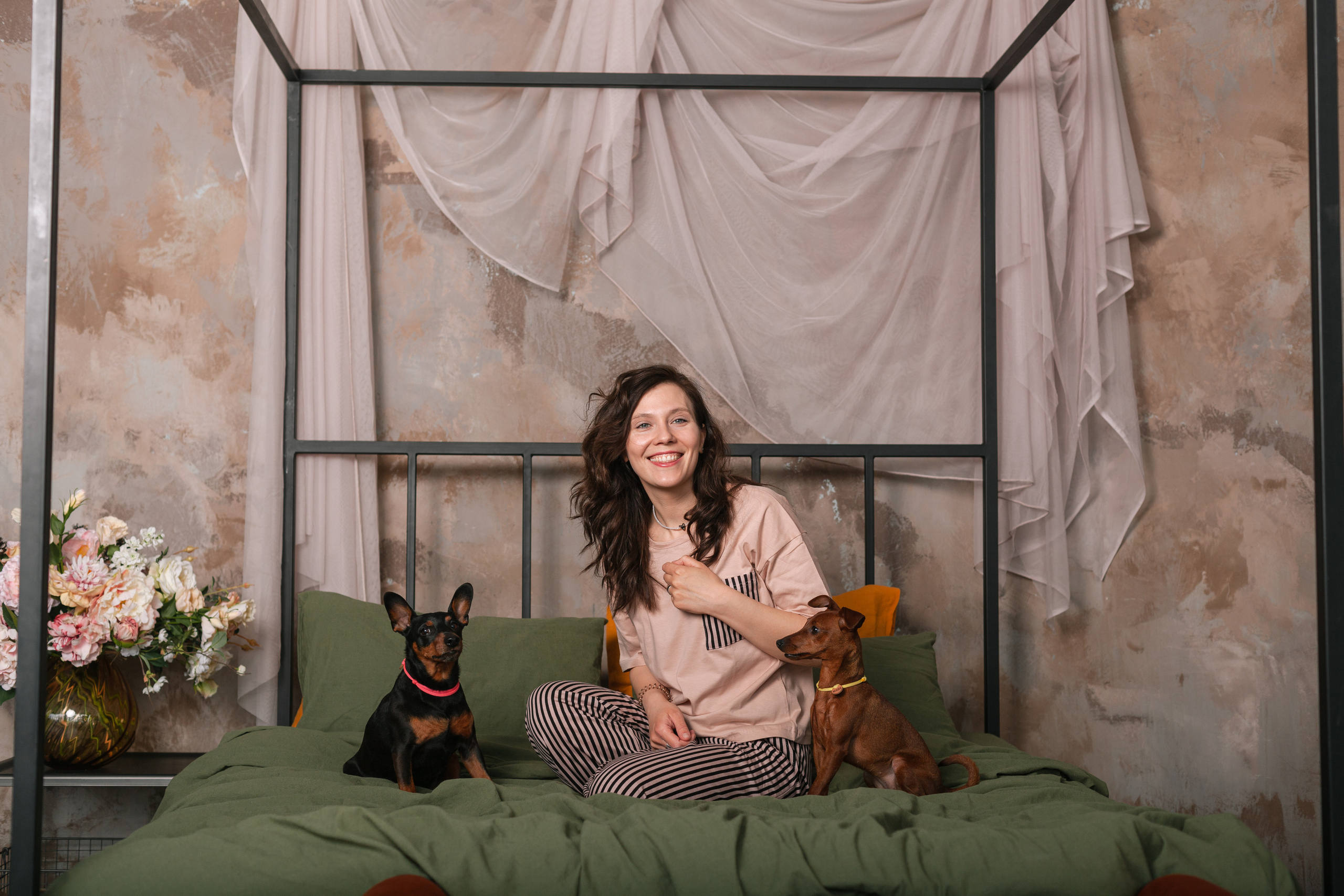 Александра и пинчеры Майя и Джой. Фотограф-анималист Татьяна Степанова