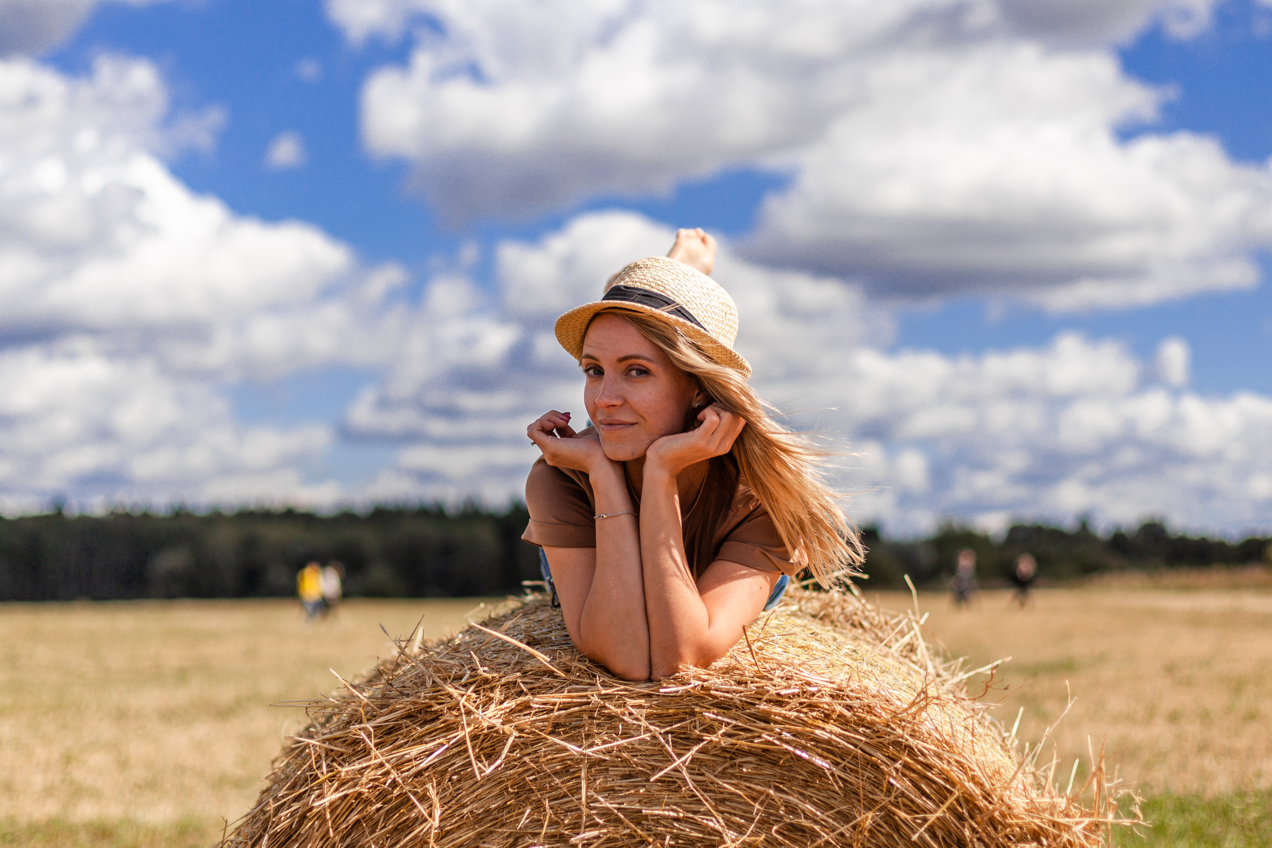Коломна, стога и подсолнухи. Фотограф-анималист Татьяна Степанова