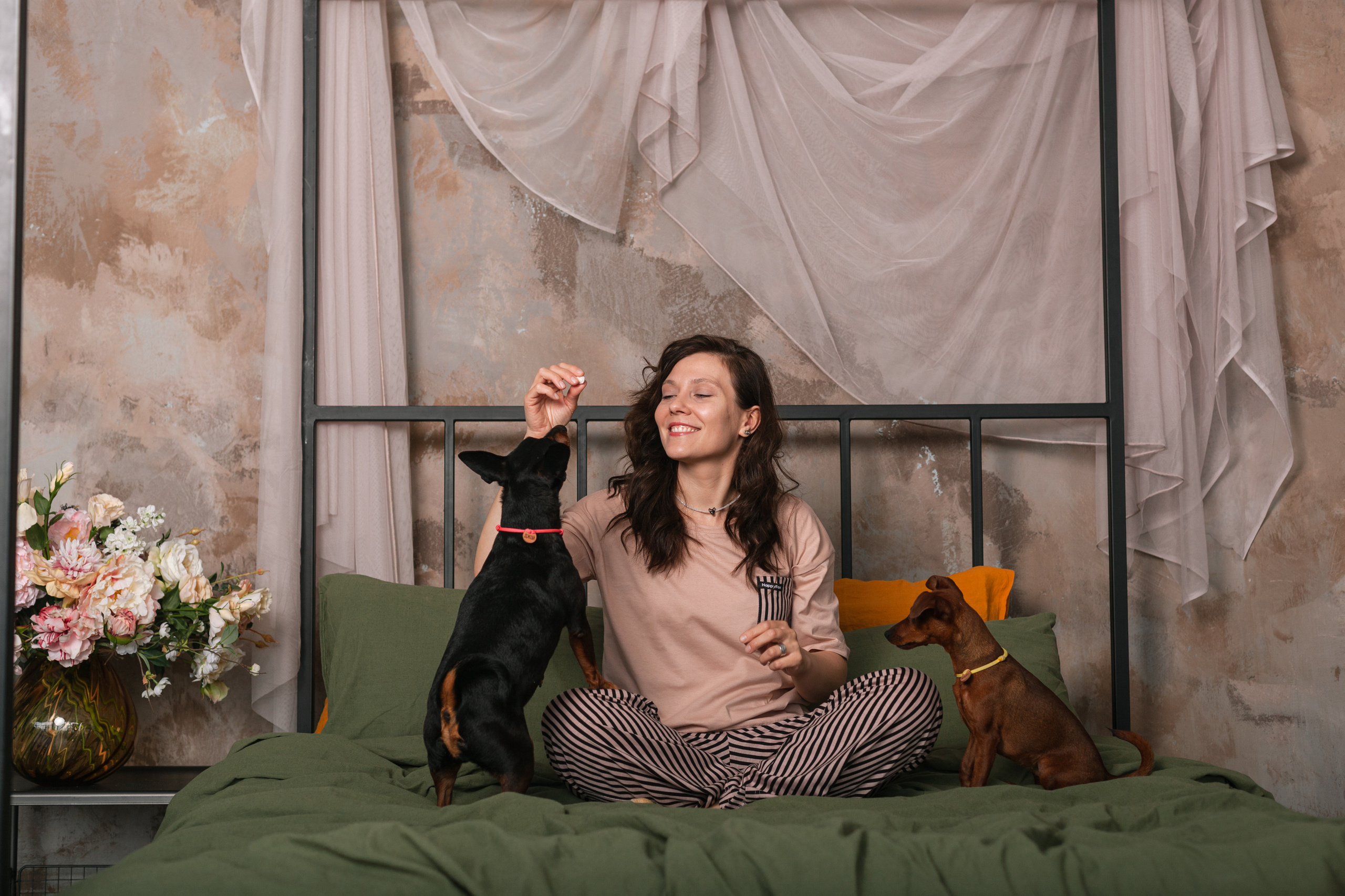 Александра и пинчеры Майя и Джой. Фотограф-анималист Татьяна Степанова