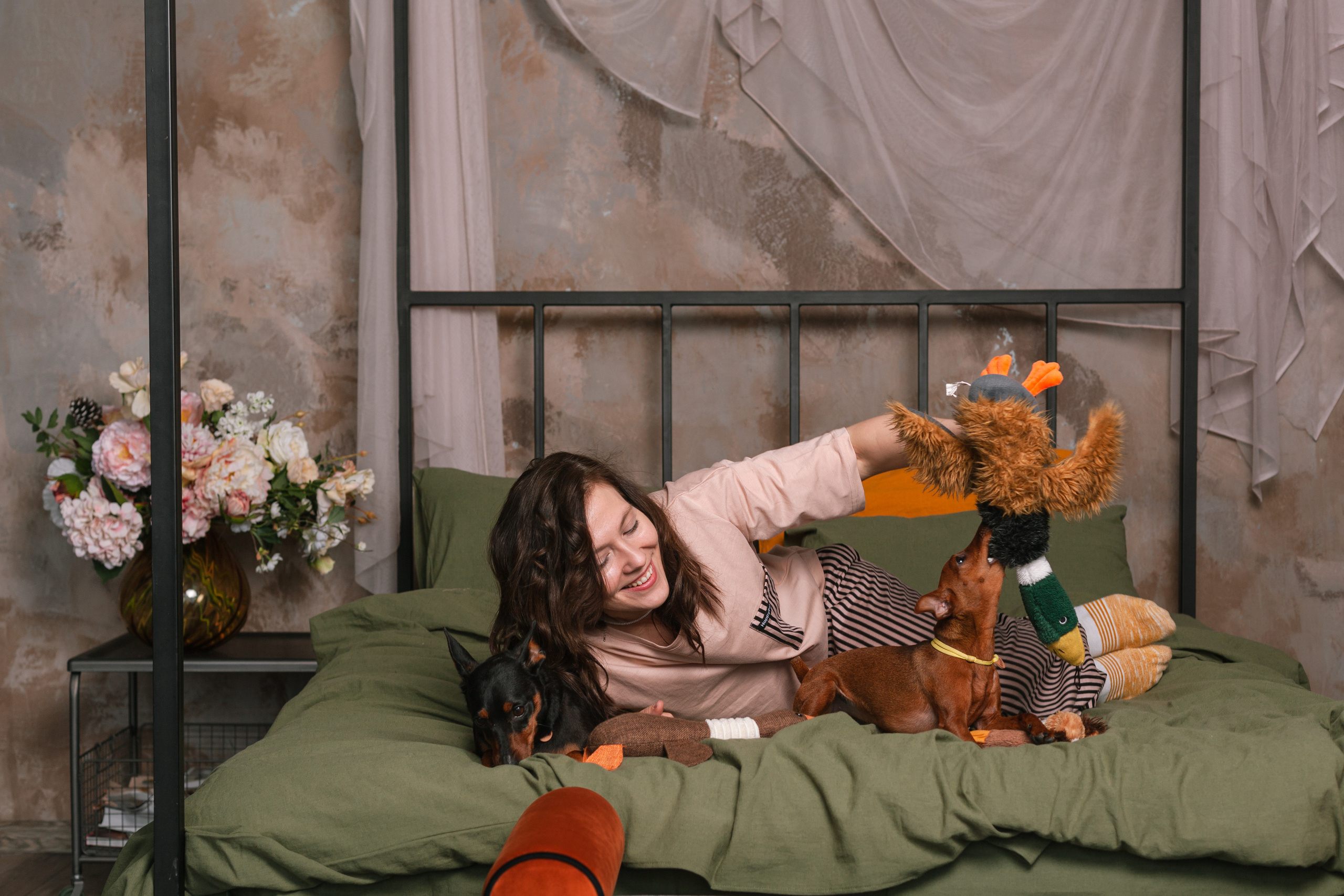 Александра и пинчеры Майя и Джой. Фотограф-анималист Татьяна Степанова