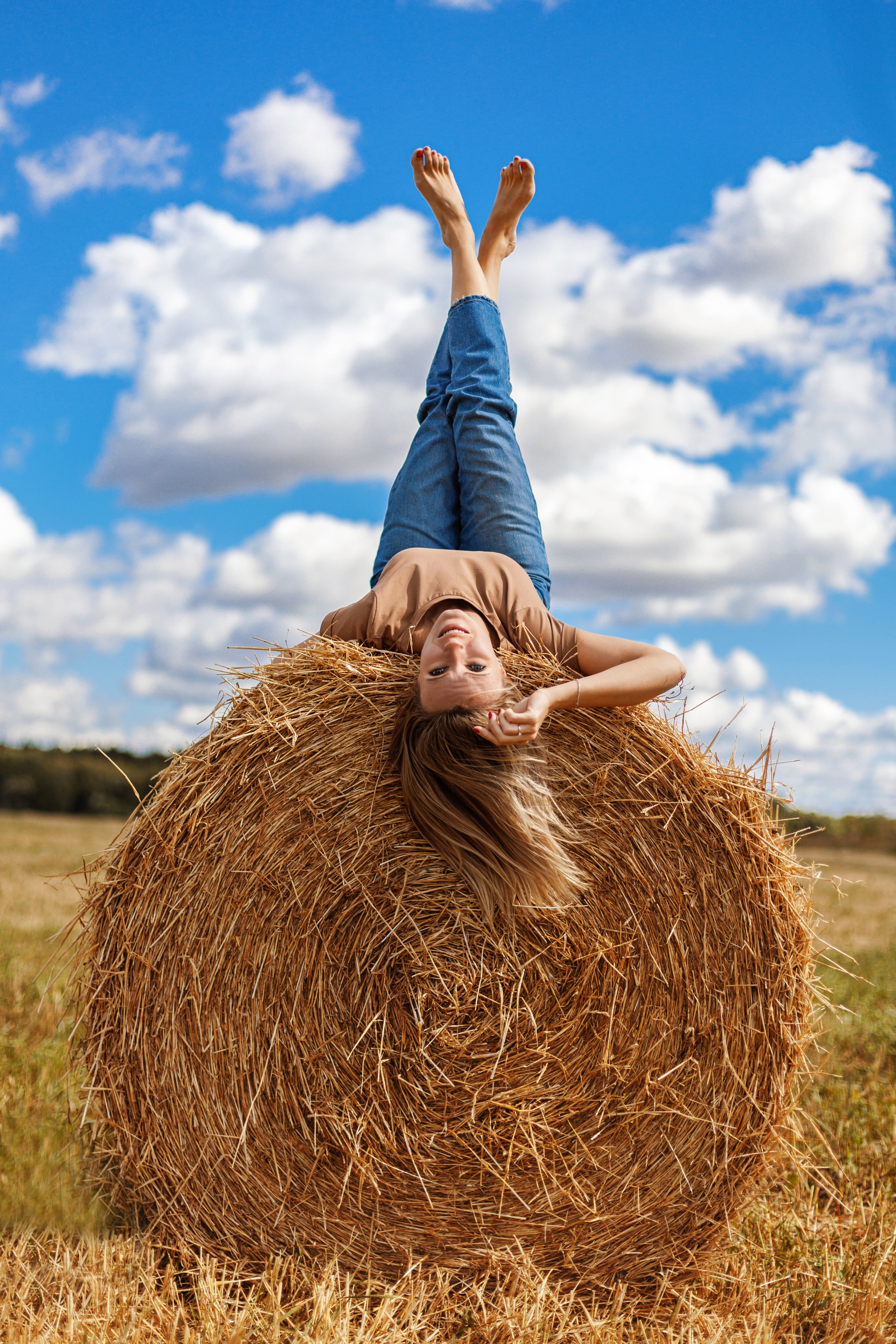 Коломна, стога и подсолнухи. Фотограф-анималист Татьяна Степанова