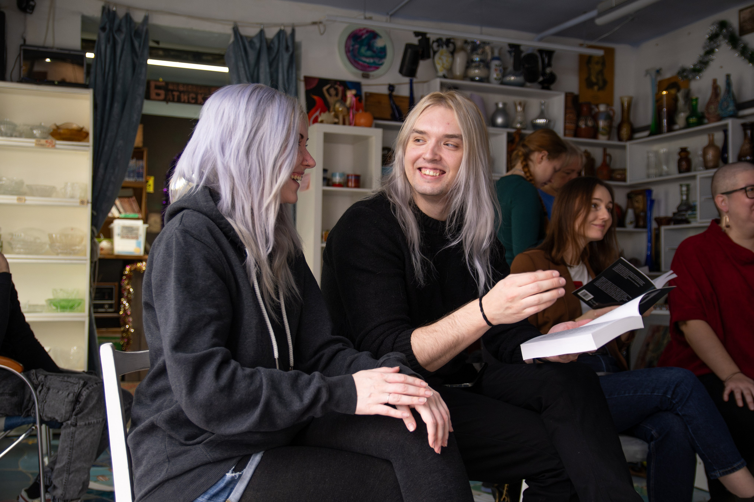 Музыкально-поэтический перфоманс на некорпоративе «Мы больше этой суеты». Репортажный фотограф в Москве Legiodot