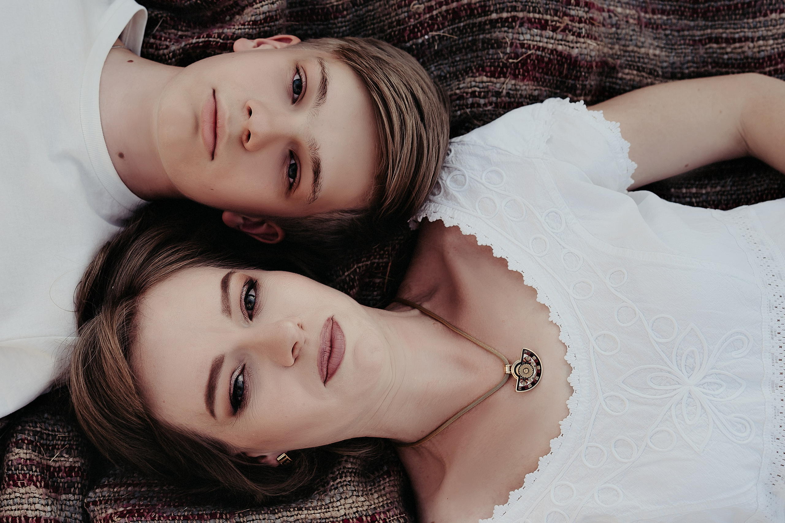 Аксана семейная в поле. Семейный фотограф, женский фототерапевт