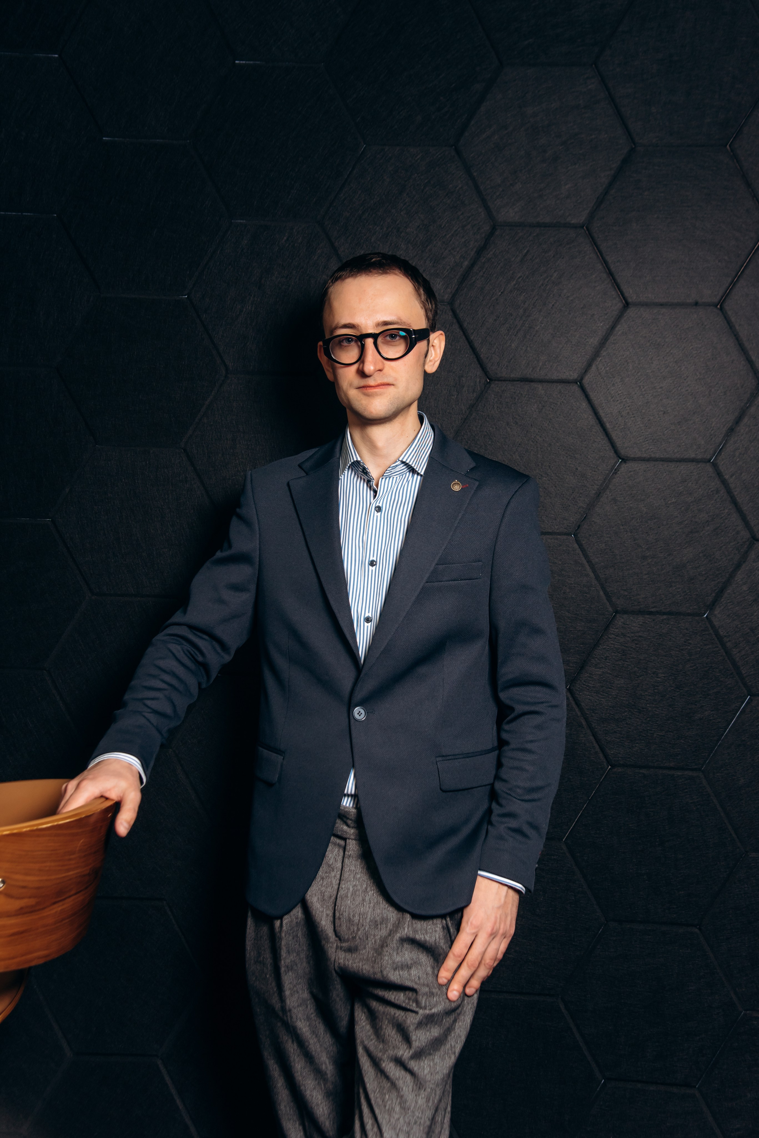 #деловойпортрет #бизнеспортрет #мужскойпортрет #профессиональныйпортрет #портретнаделовую #headshots #businessheadshot #corporateheadshot #геройнафото #студийнаяфотосессия #портретдлярезюме #портретдляLinkedIn #партнерскиепартнёры #мужскойстиль #деловойобраз