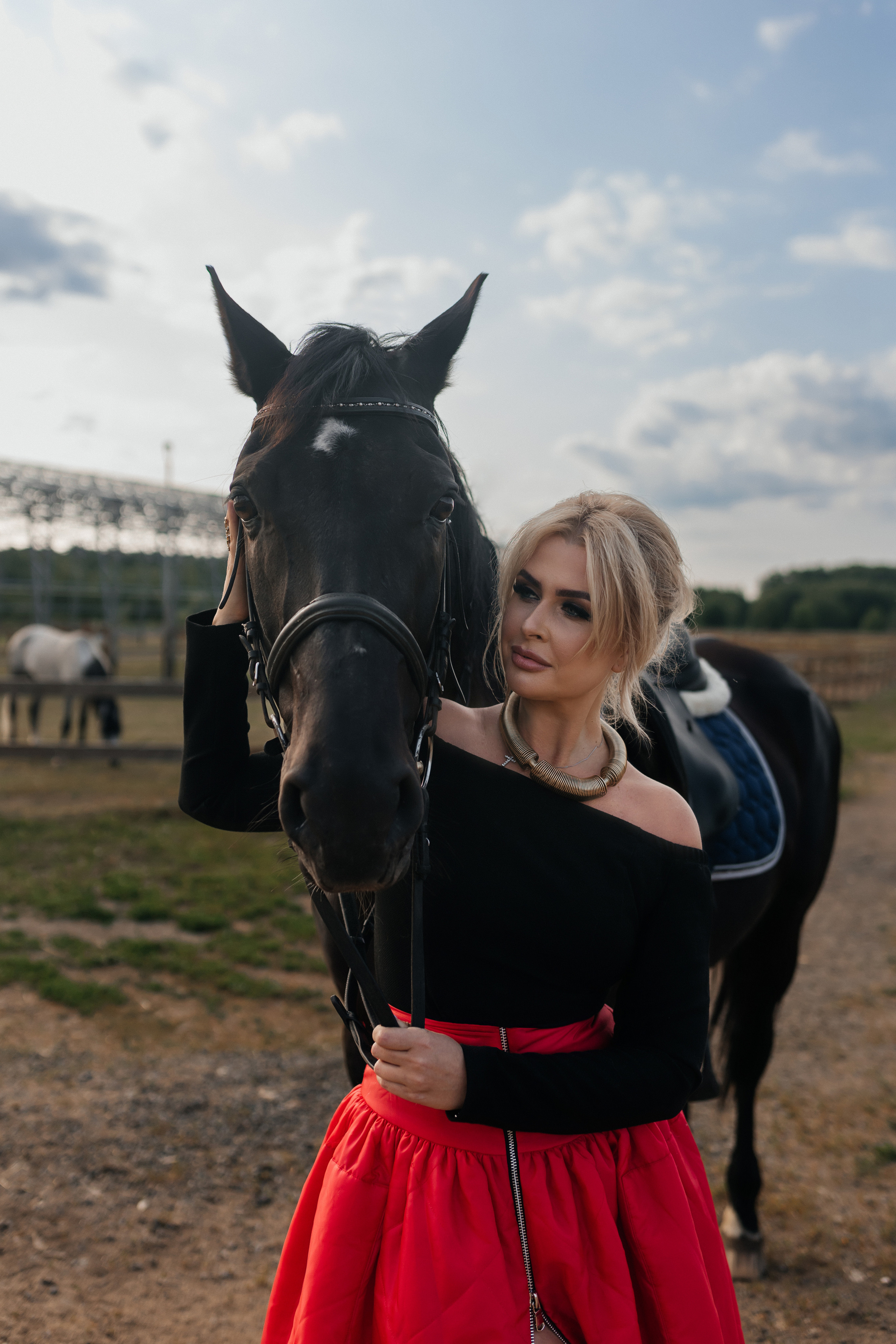 Анна, съёмка с конем. Фотограф Наталия Федосова, г. Москва. TG и Instagram @nataliya_raw