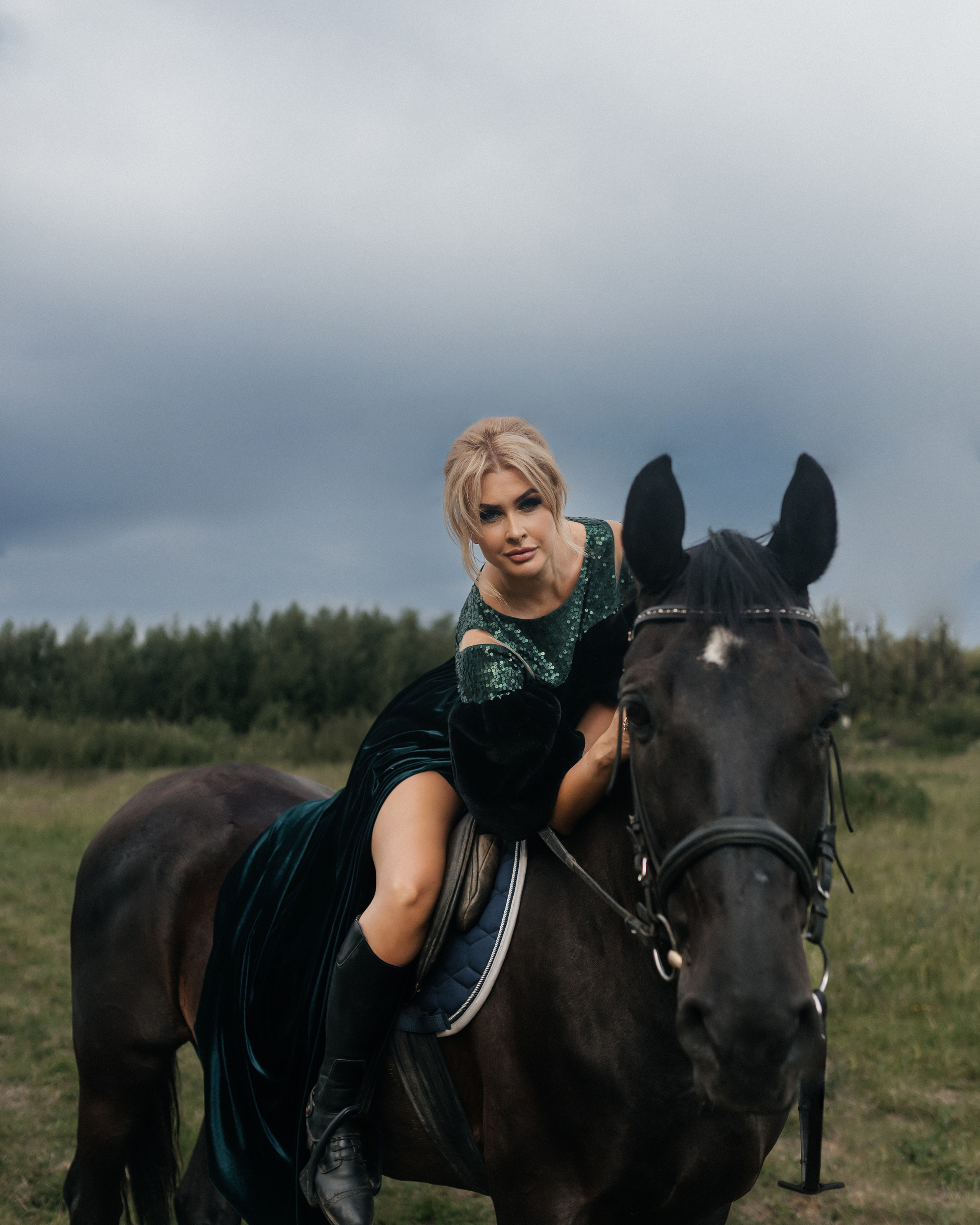 Анна, съёмка с конем. Фотограф Наталия Федосова, г. Москва. TG и Instagram @nataliya_raw