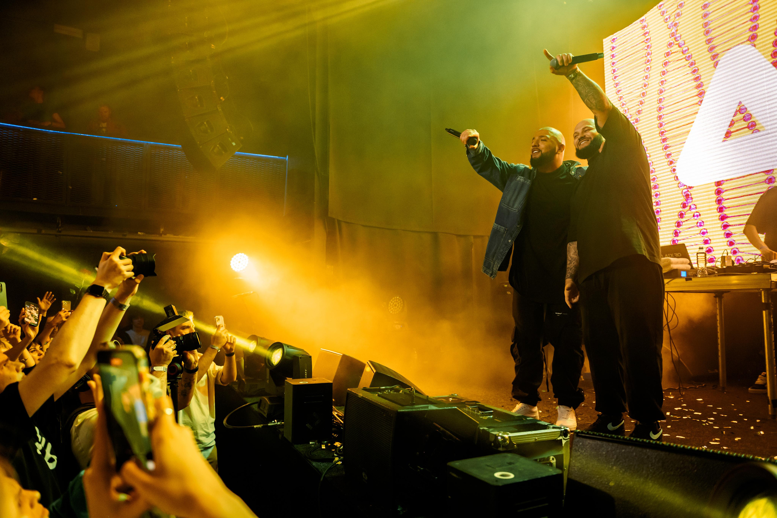 Концерт Артёма Качера. Фотограф Наталия Федосова, г. Москва. TG и Instagram @nataliya_raw