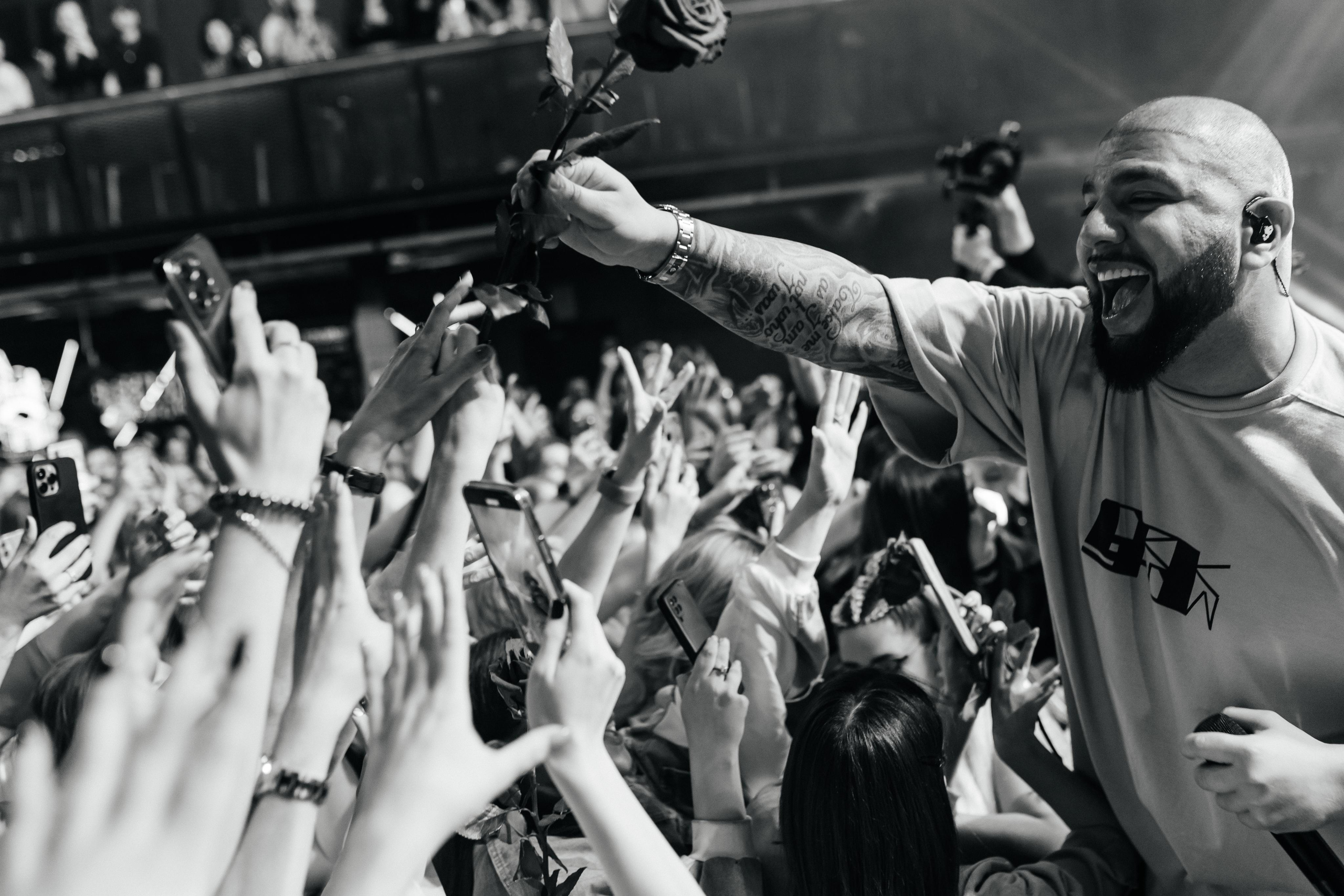 Концерт Артёма Качера. Фотограф Наталия Федосова, г. Москва. TG и Instagram @nataliya_raw