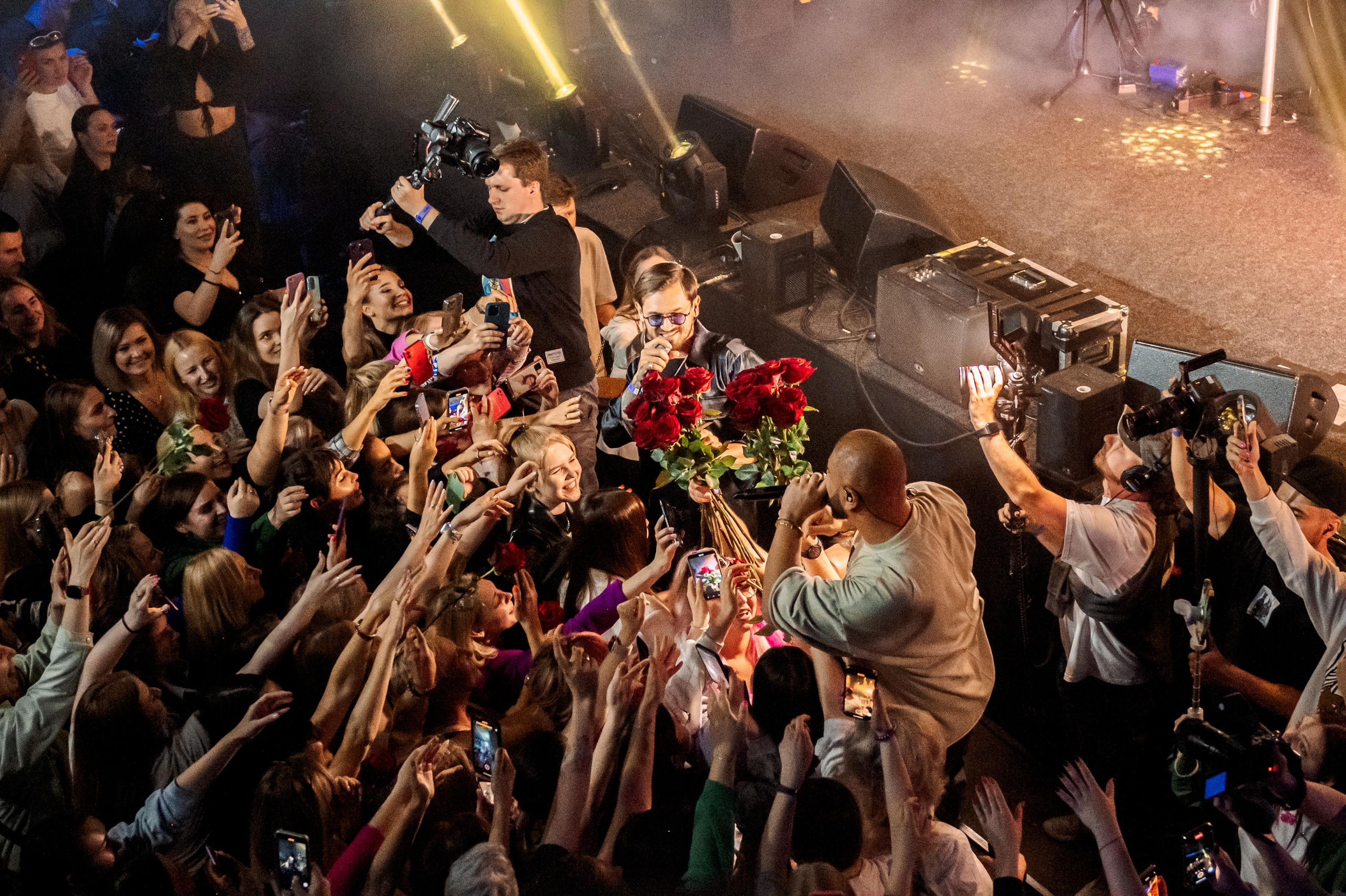 Концерт Артёма Качера. Фотограф Наталия Федосова, г. Москва. TG и Instagram @nataliya_raw