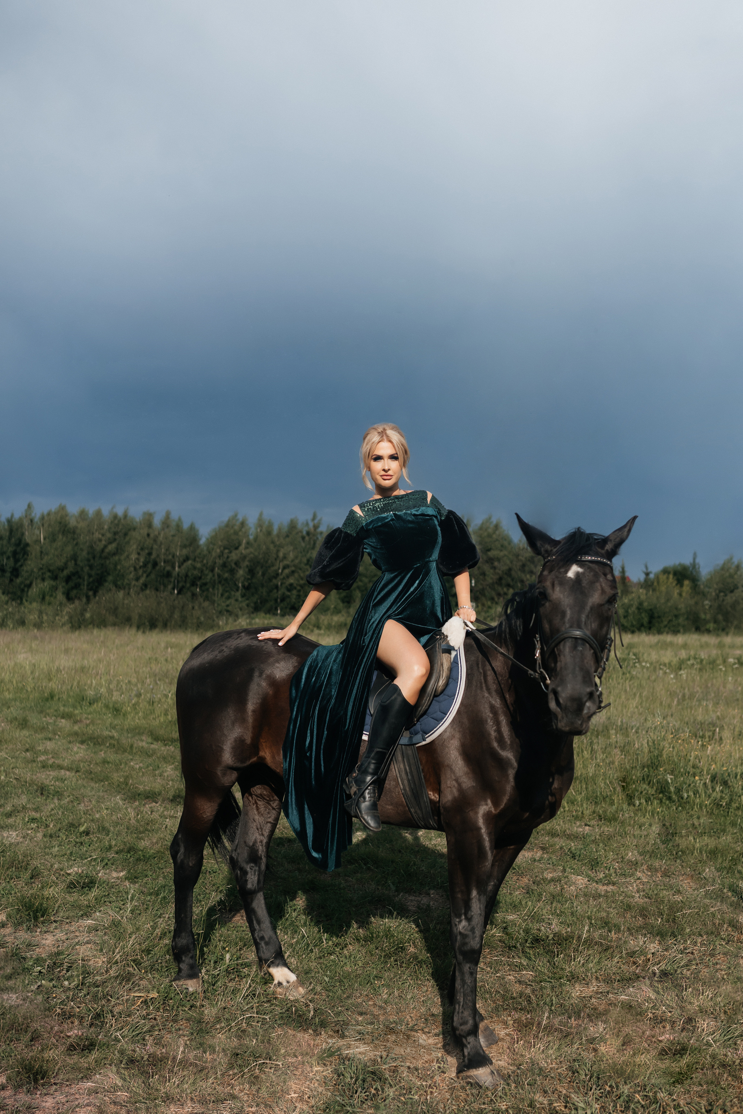 Анна, съёмка с конем. Фотограф Наталия Федосова, г. Москва. TG и Instagram @nataliya_raw