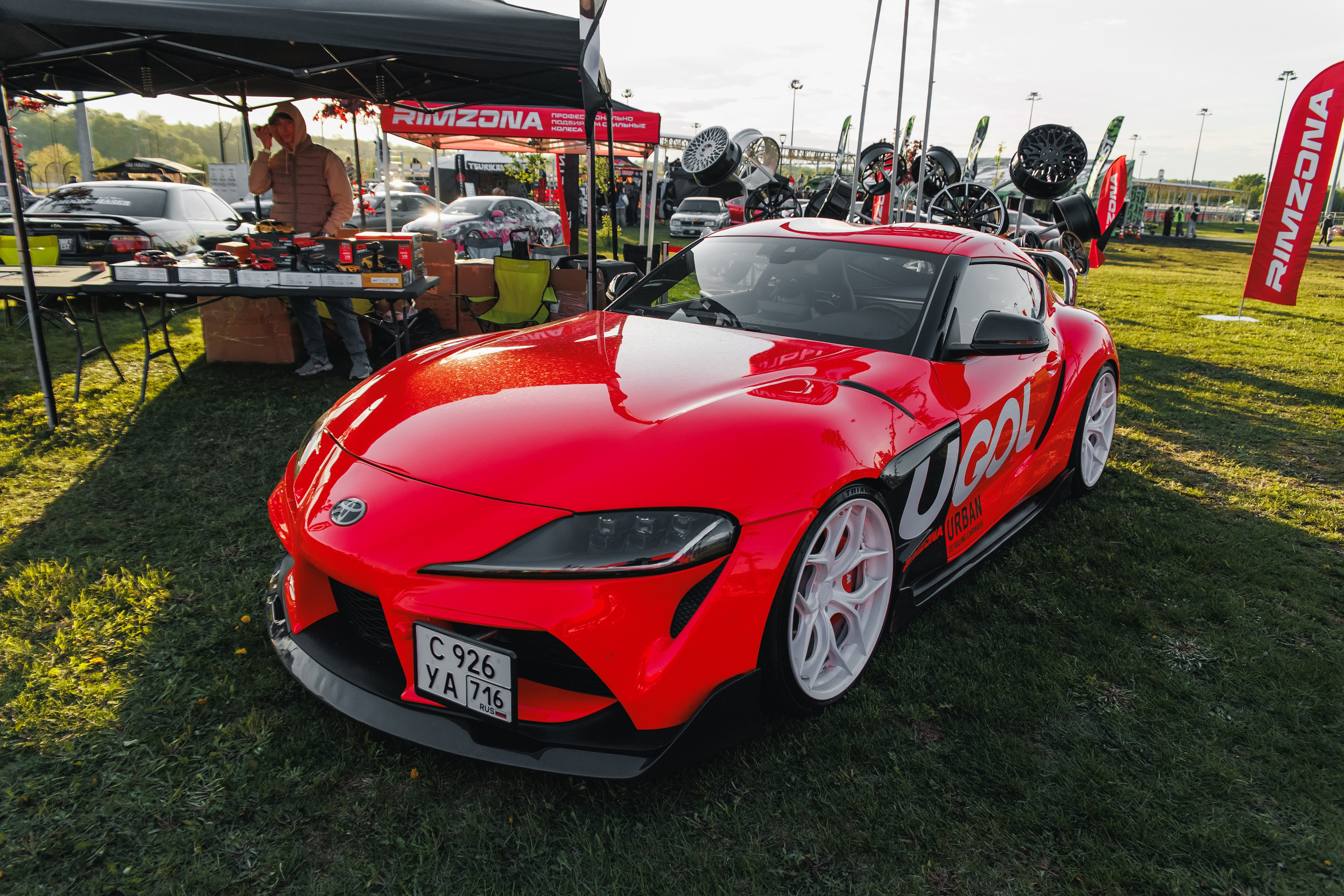Выставка и дрифт машин. Репортажный фотограф. Москва. Алина Ланская