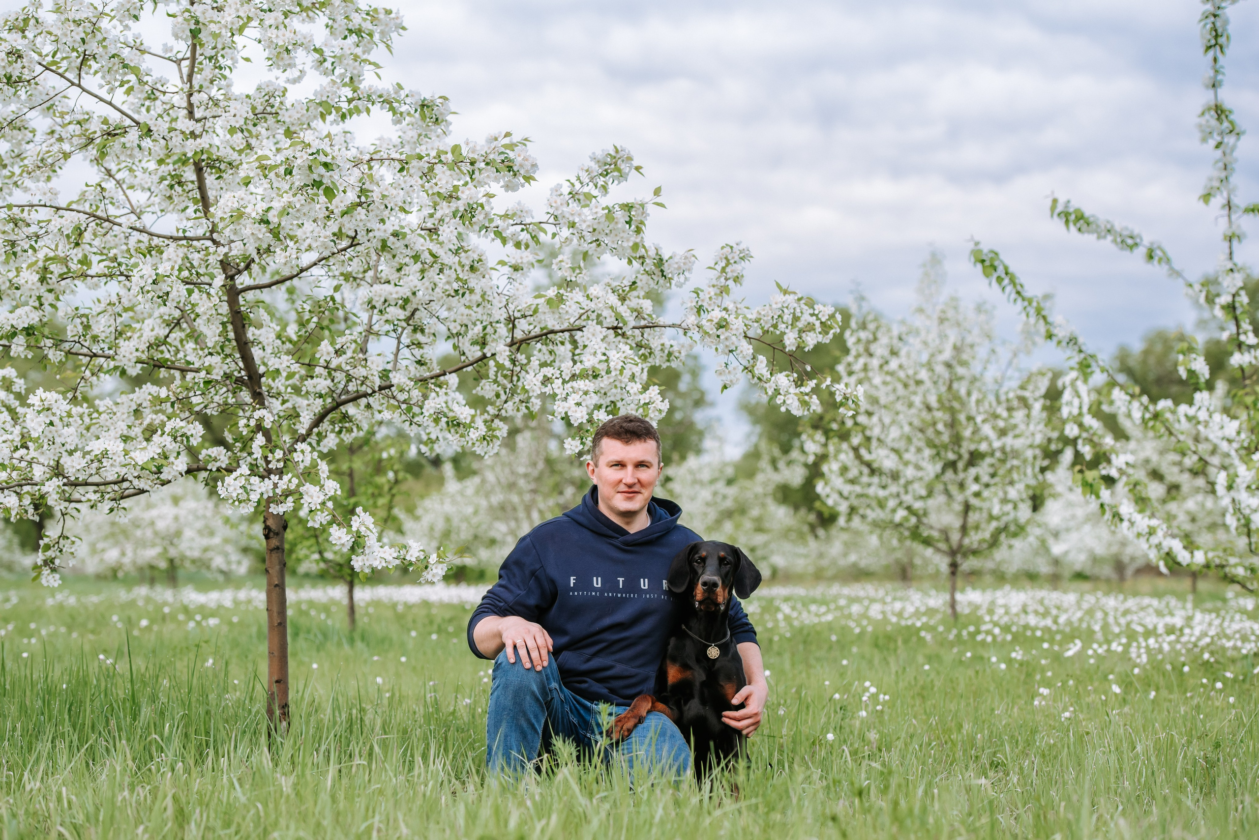 Цветение с доберманами. Фотограф Диана Оленина Красноярск / Братск