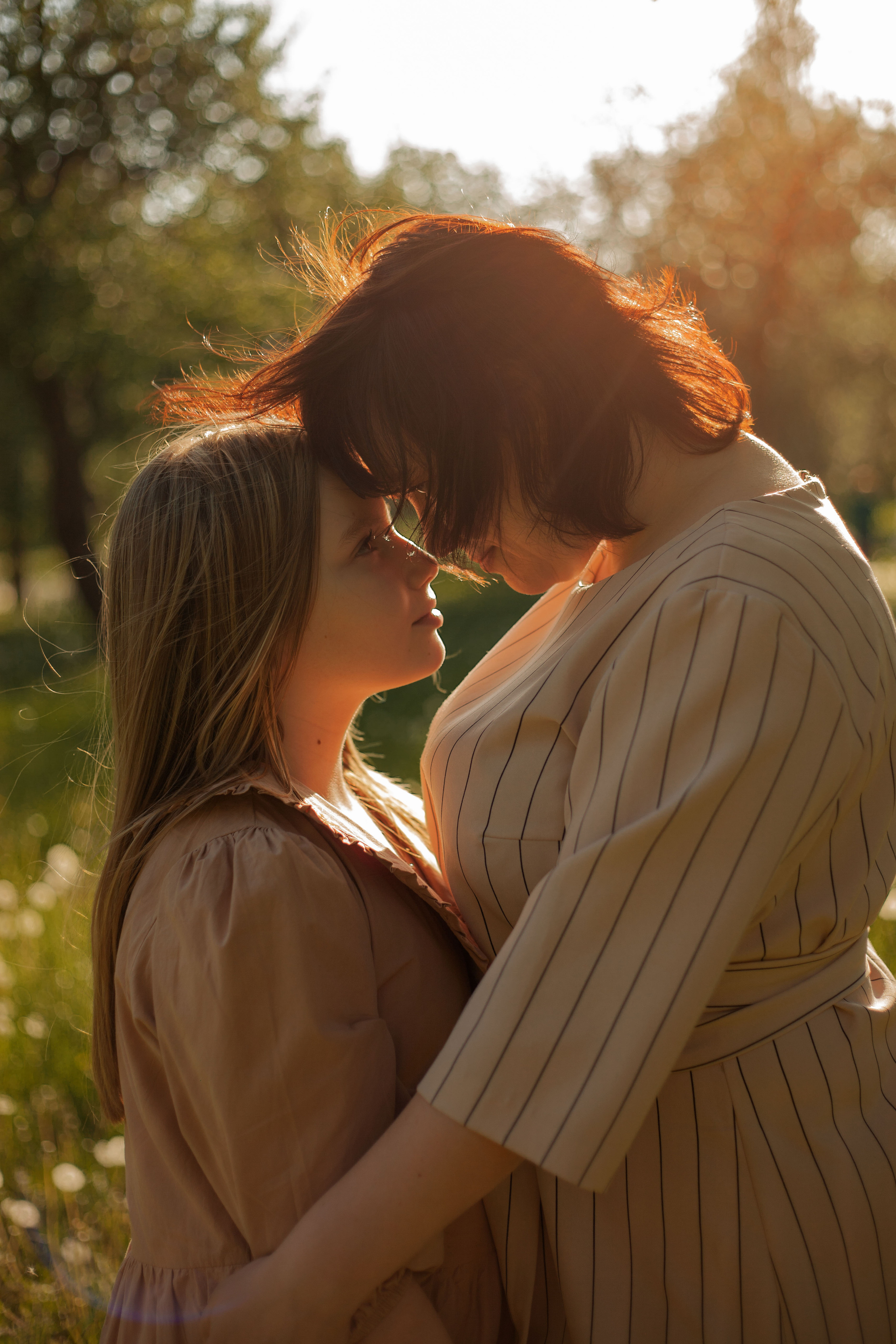 Мама и взрослая дочь. Фотограф видеограф Ольга Василевская