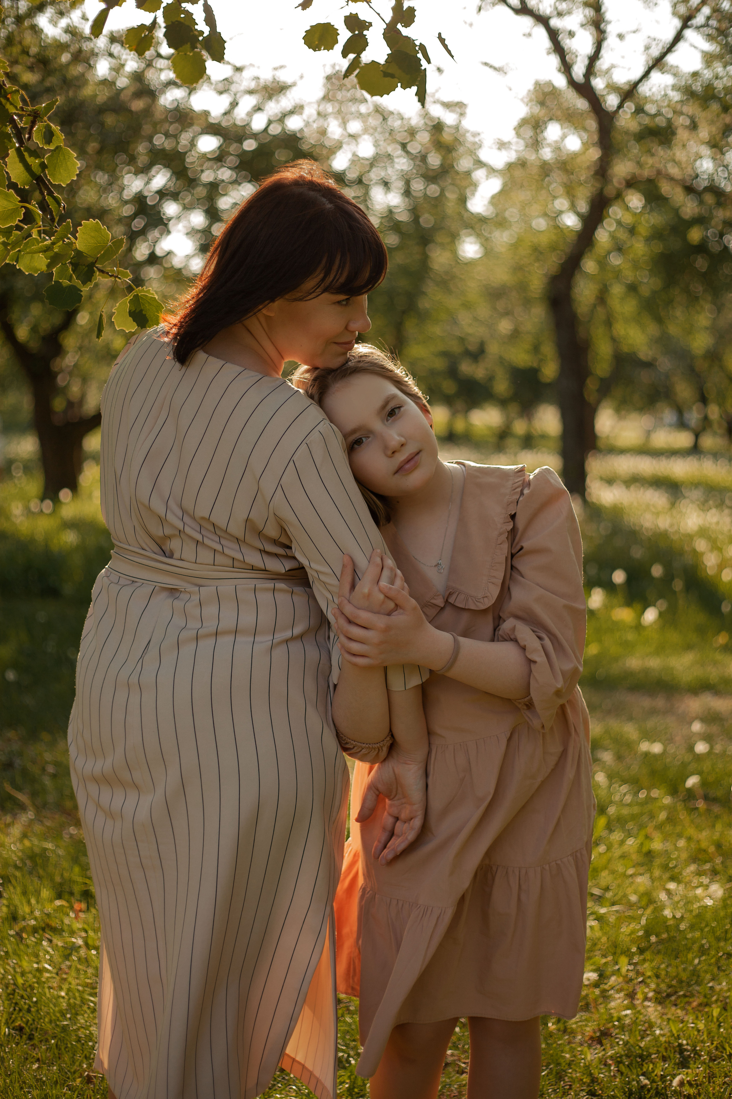 Мама и взрослая дочь. Фотограф видеограф Ольга Василевская